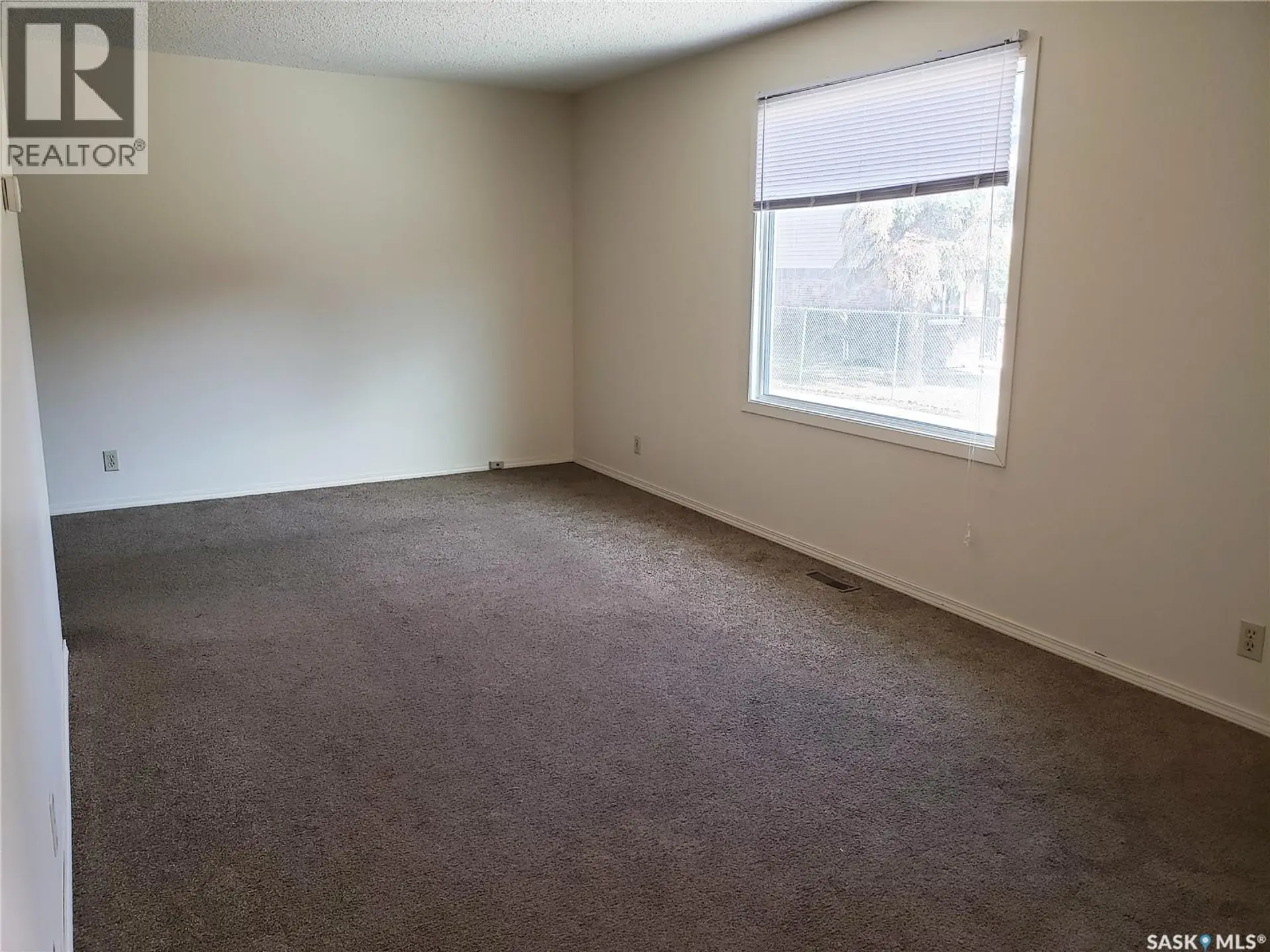 #3906 Castle ROAD - Image 3