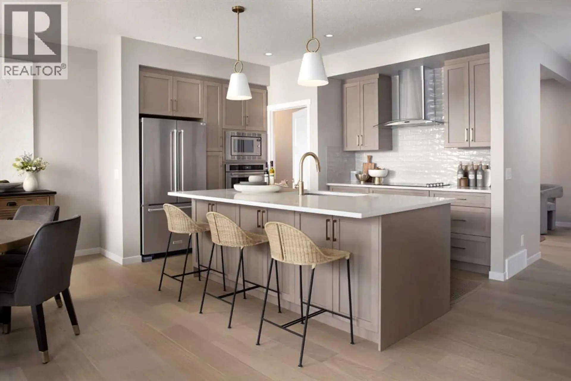 547 Mercado Avenue SE - Image 2