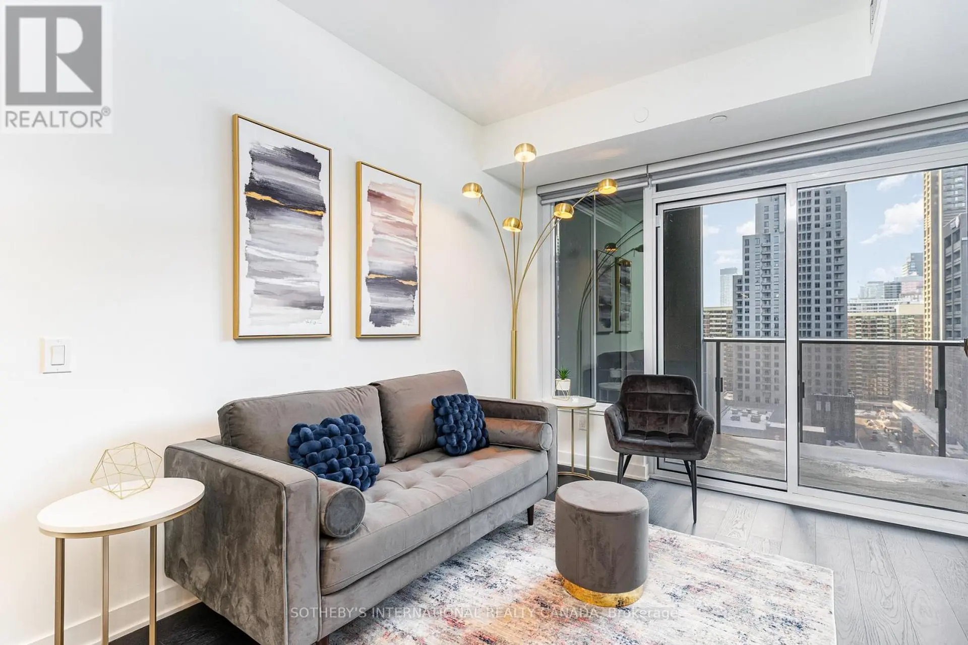 #1111 11 YORKVILLE AVENUE - Image 2