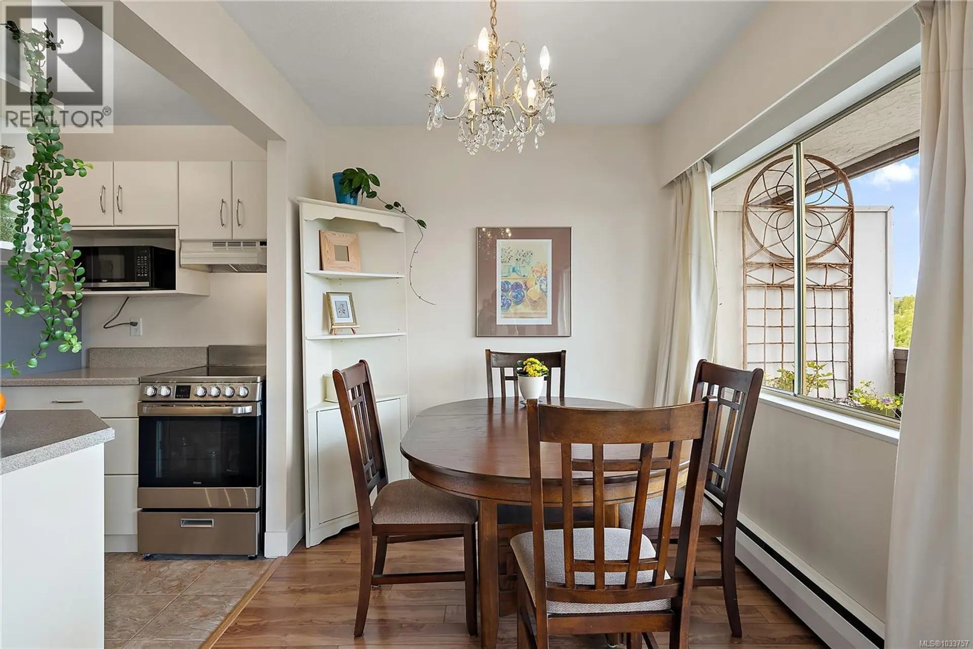 #324 964 Heywood Ave - Image 12