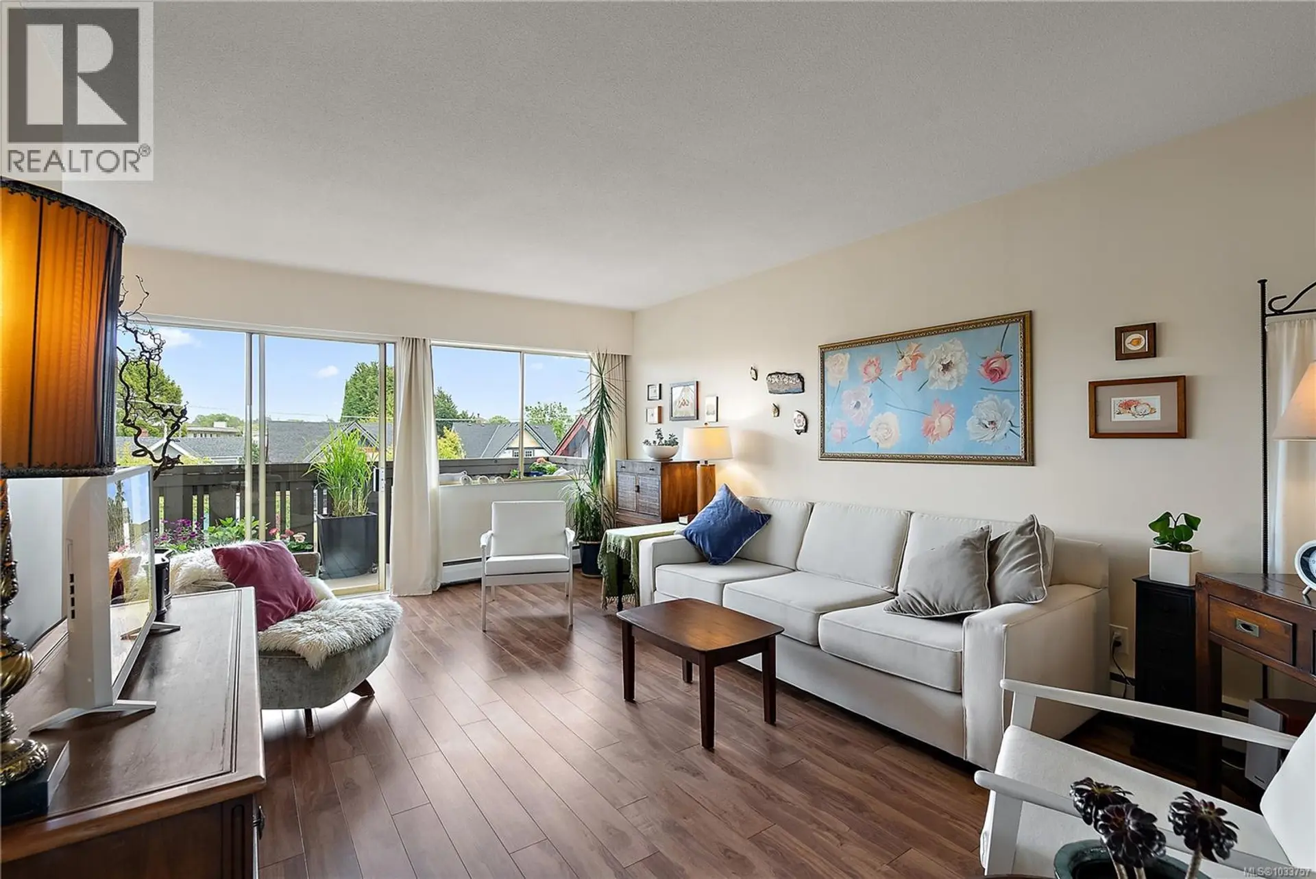 #324 964 Heywood Ave - Image 13