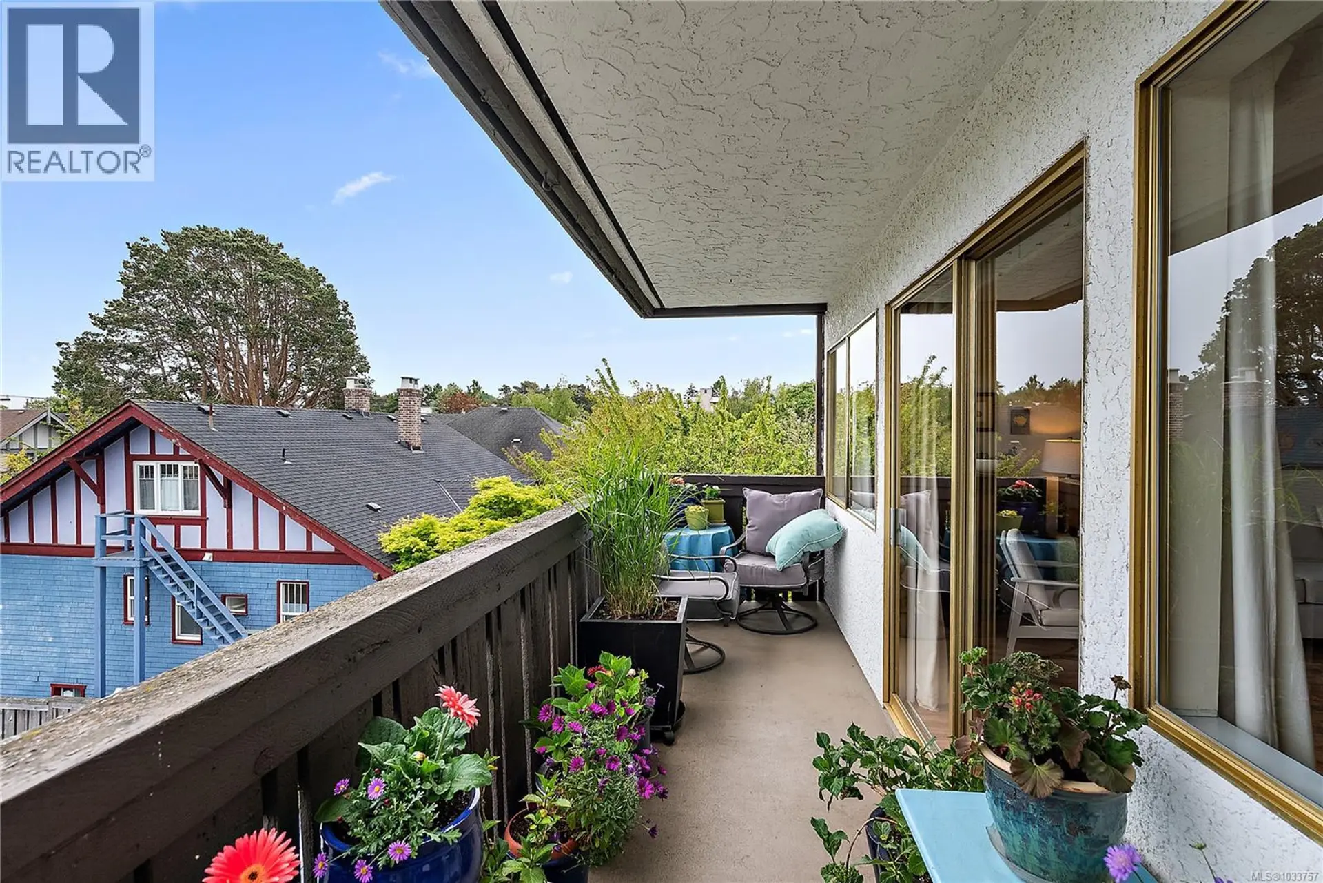 #324 964 Heywood Ave - Image 2