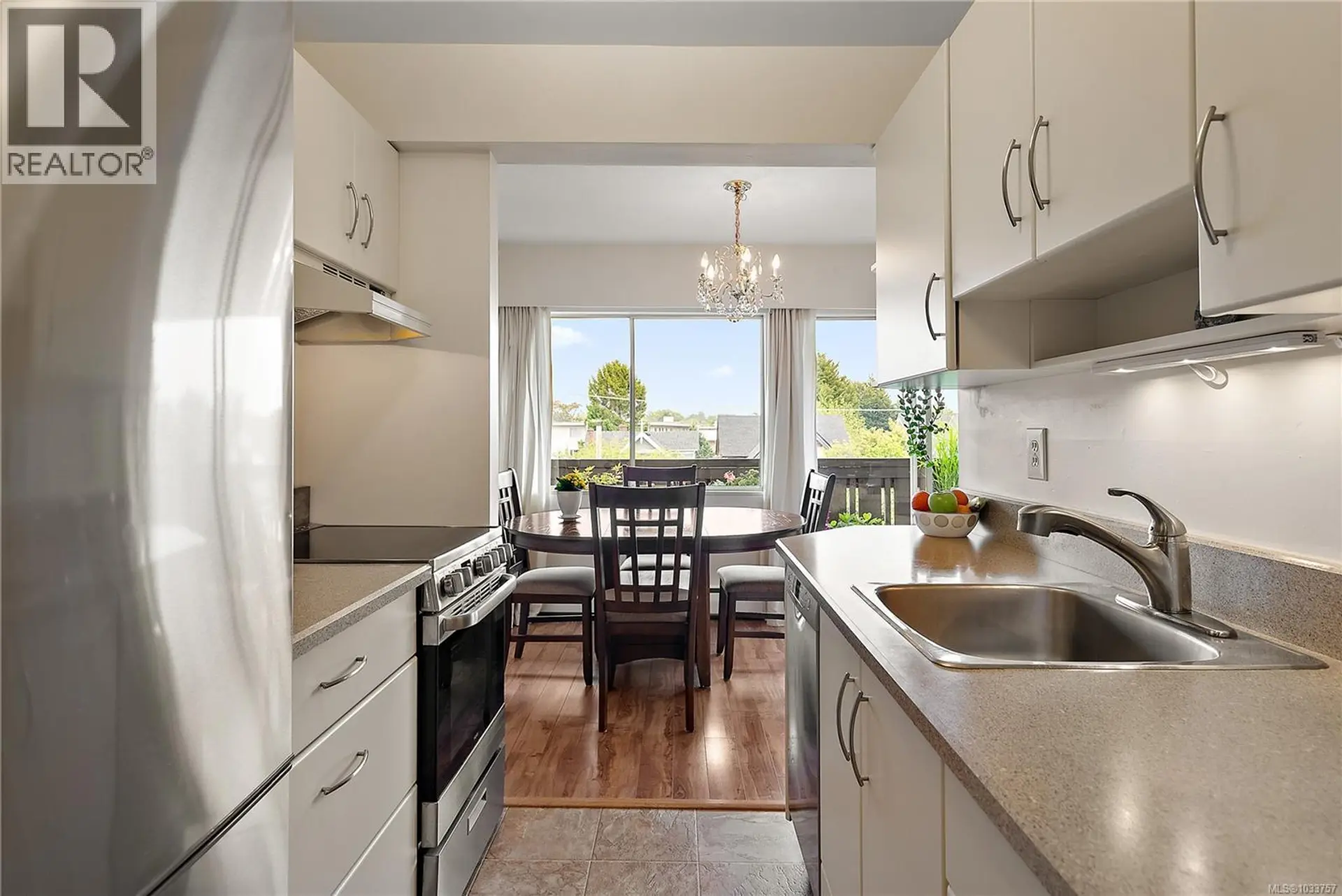 #324 964 Heywood Ave - Image 4