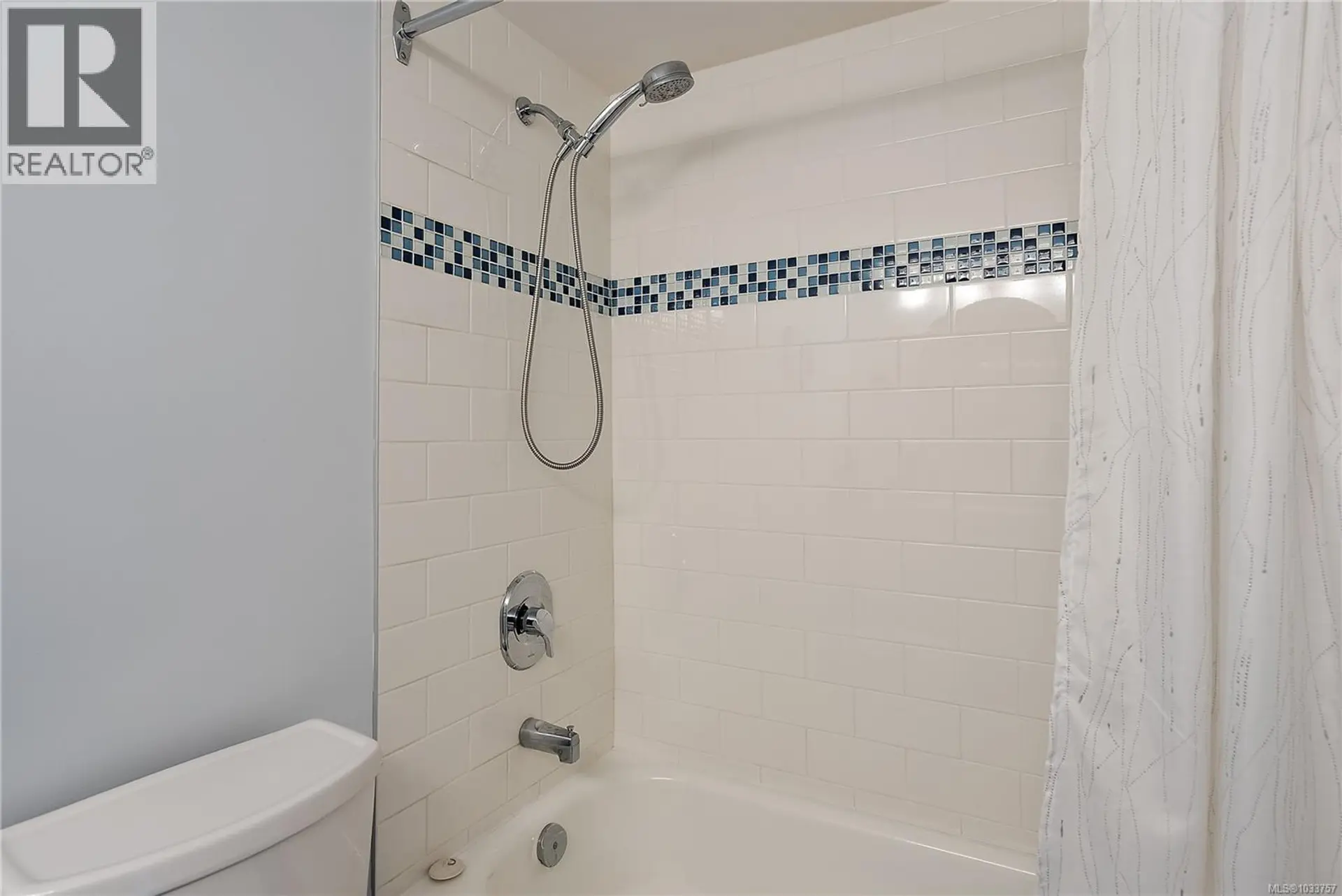 #324 964 Heywood Ave - Image 9