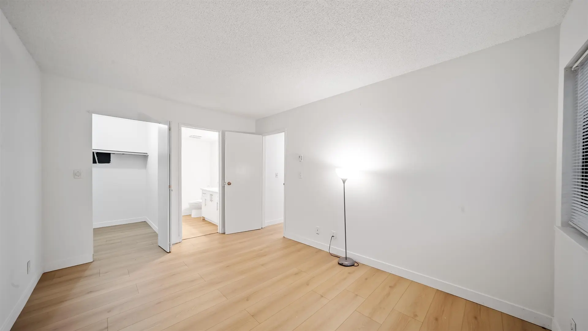 #916 10620 150 Street - Image 4