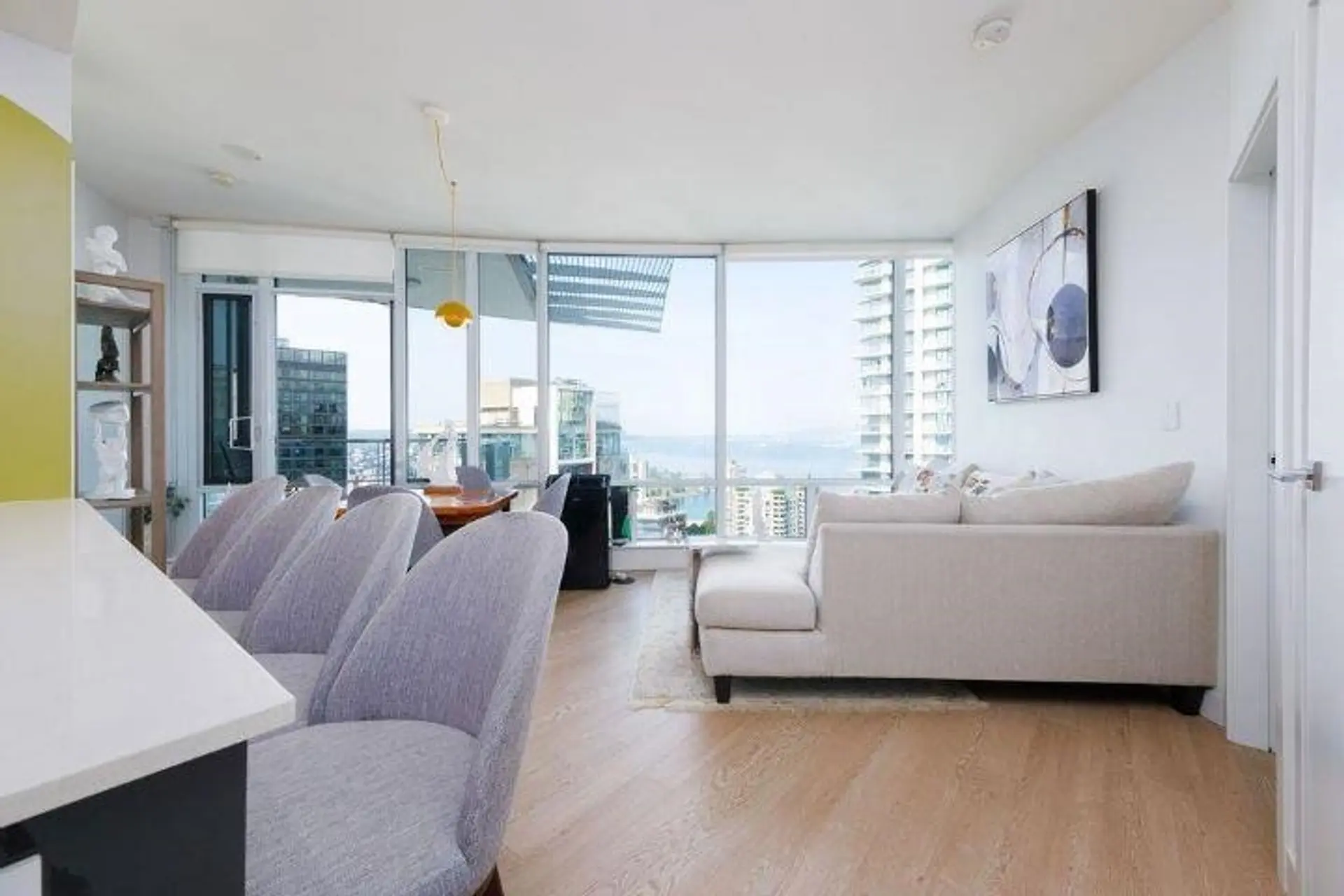 #3708 1283 Howe Street - Image 2