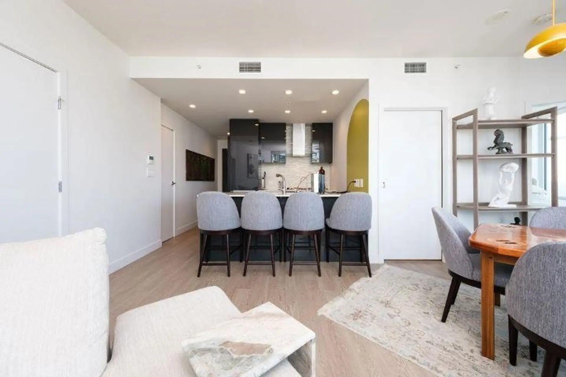 #3708 1283 Howe Street - Image 10