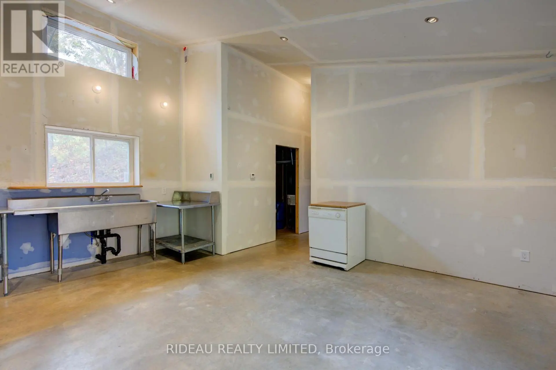 24 BRIAR HILL ROAD - Image 5