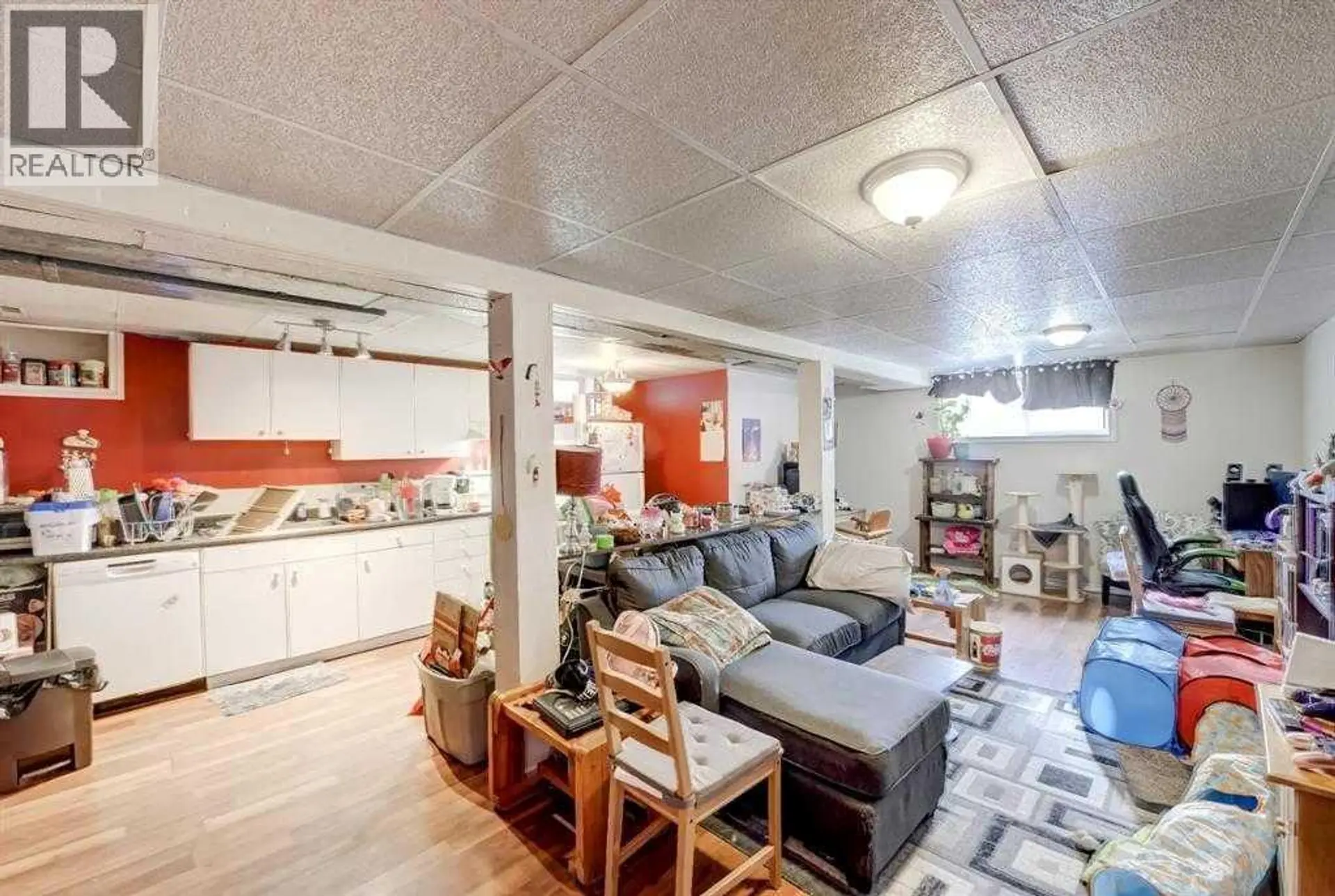 518 54 Avenue SW - Image 9