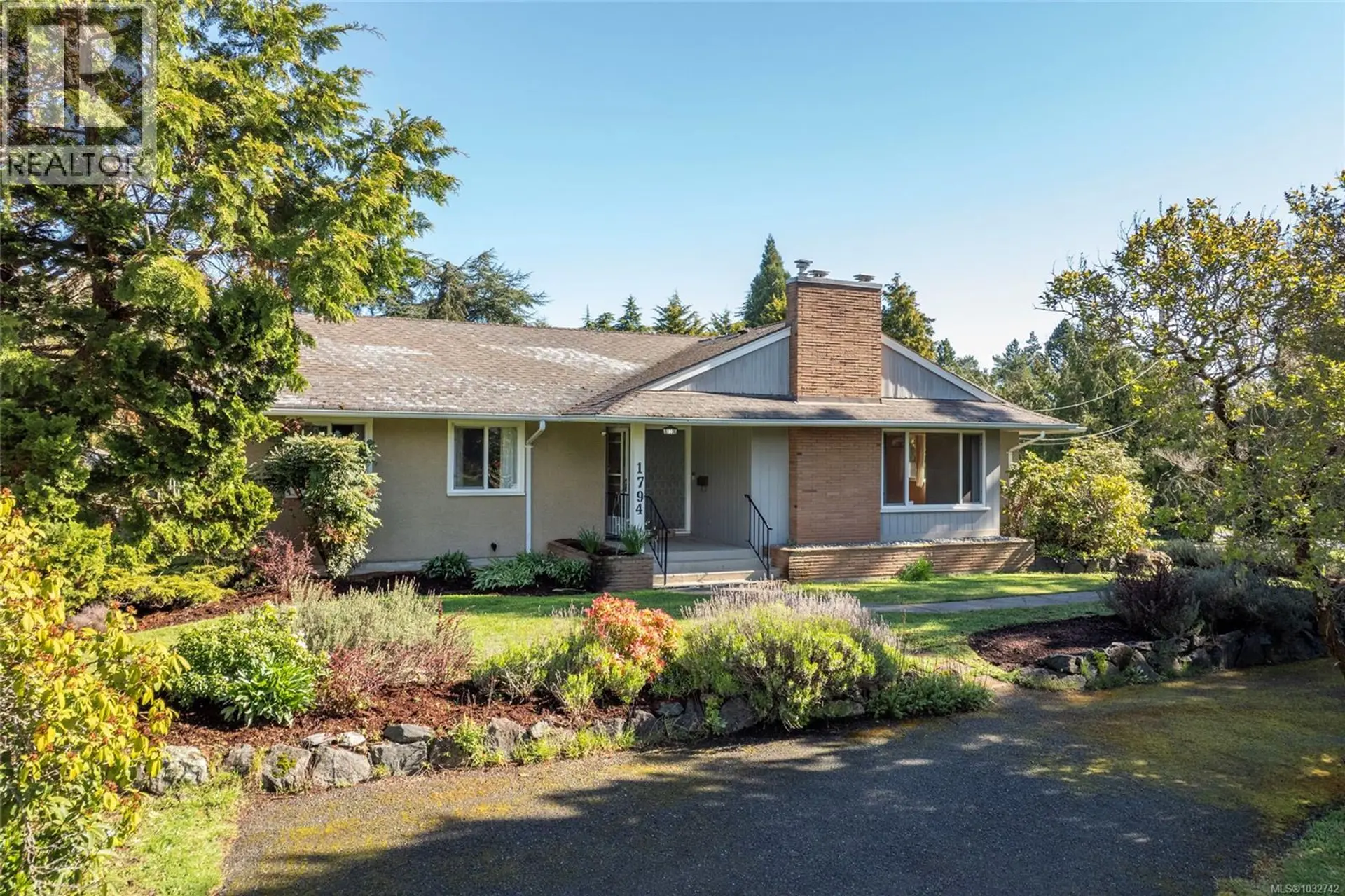 Property at 1794 Barrie Rd, Saanich, BC