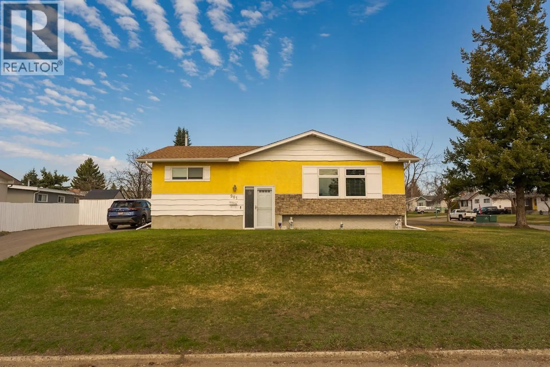 Property at 901 VEDDER CRESCENT, Prince George, BC