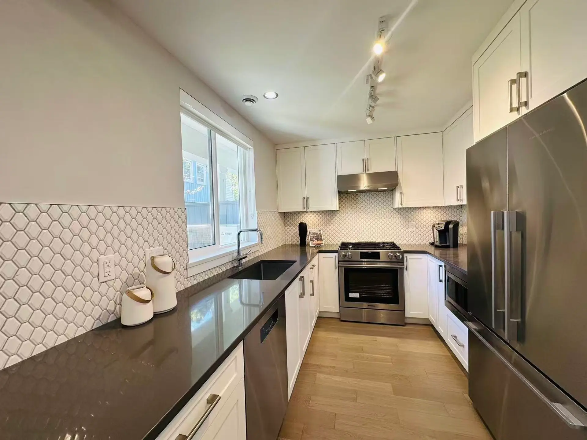#32 7180 Lechow Street - Image 8