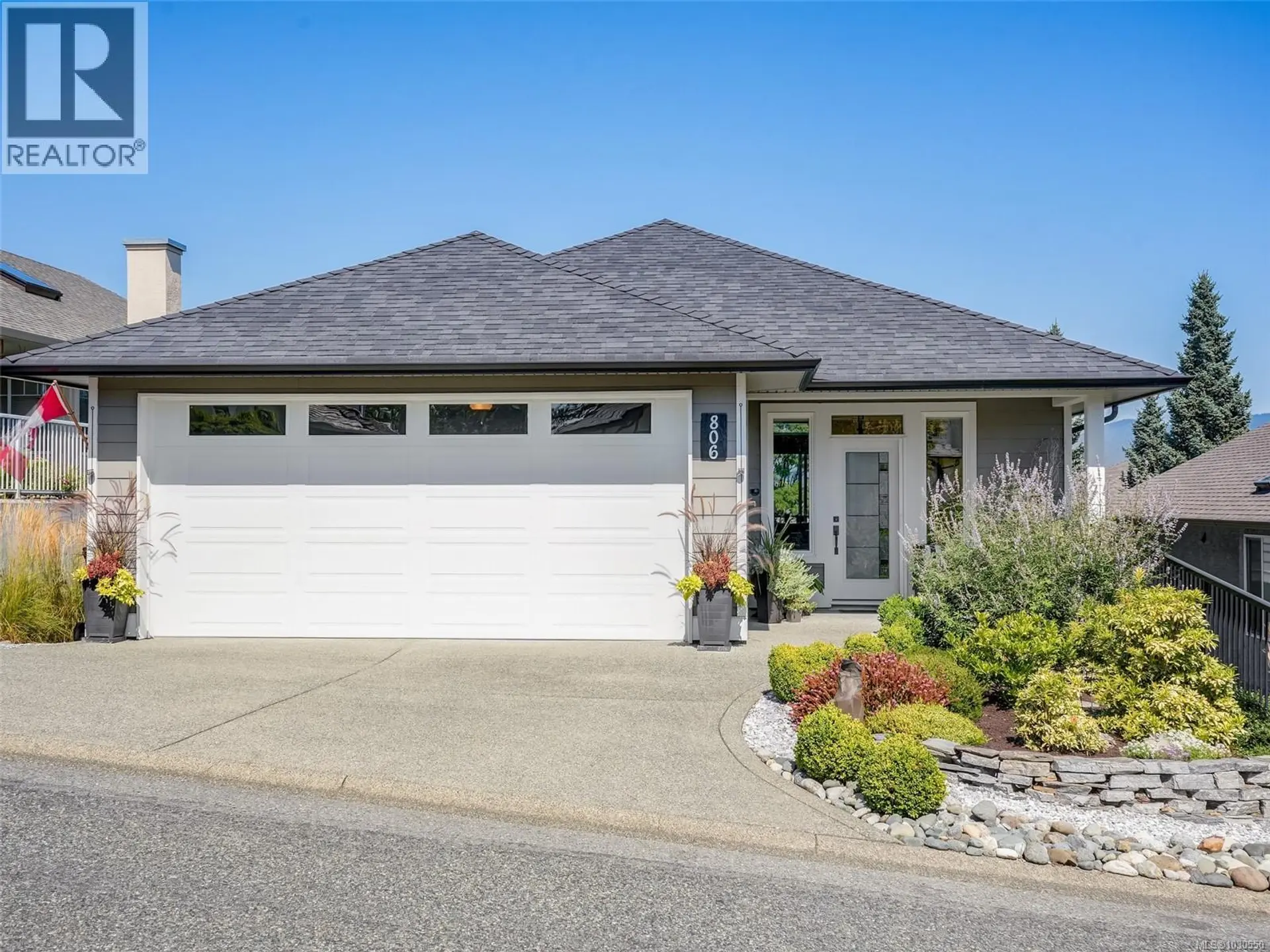 Property at 806 Country Club Dr, Cobble Hill, BC