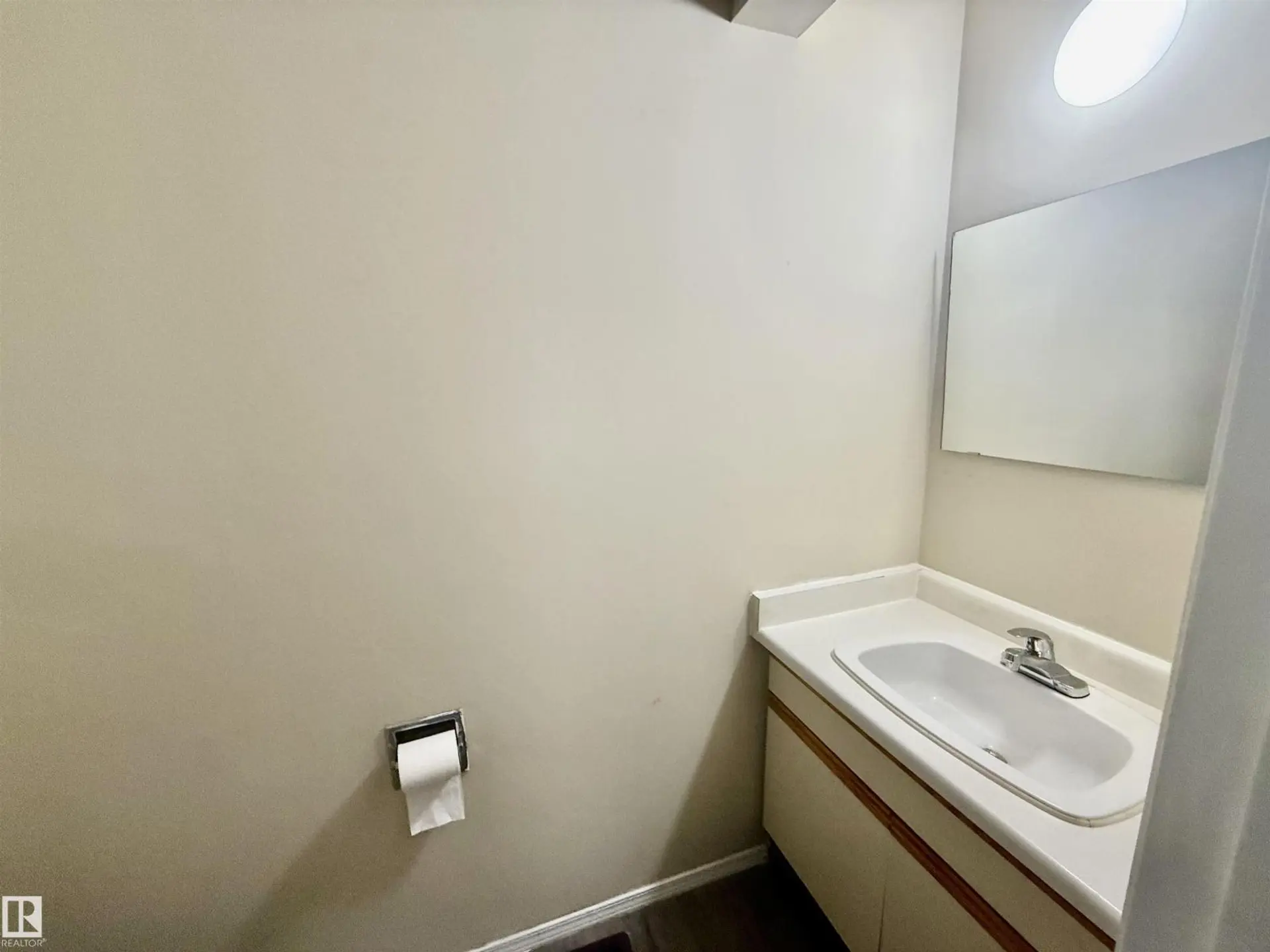 10905 74 AV NW - Image 13