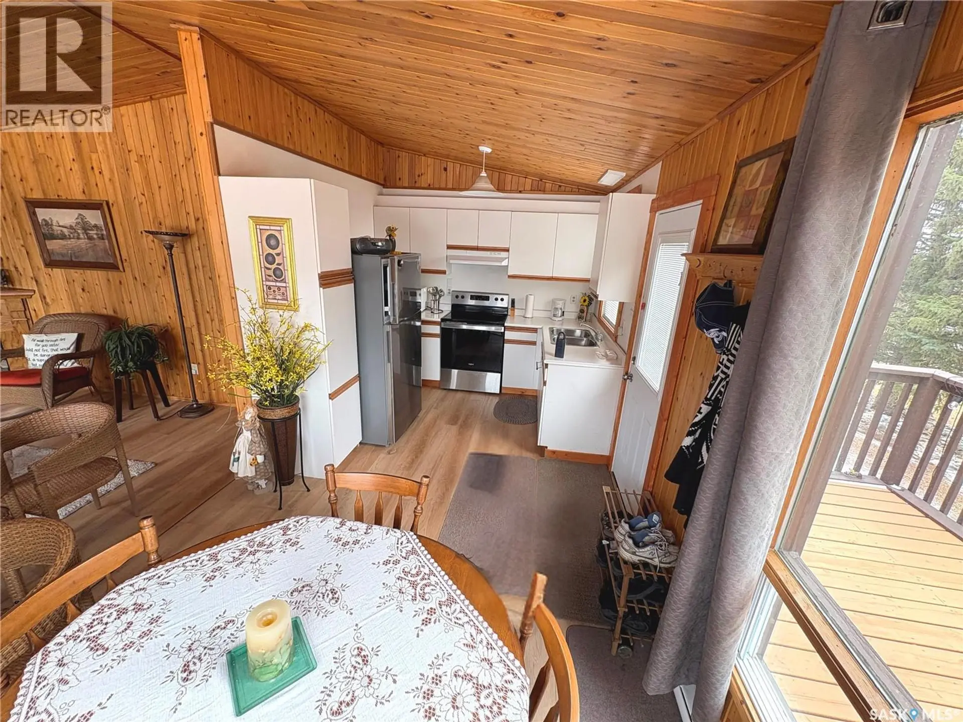 517 Demaer Bay - Image 3