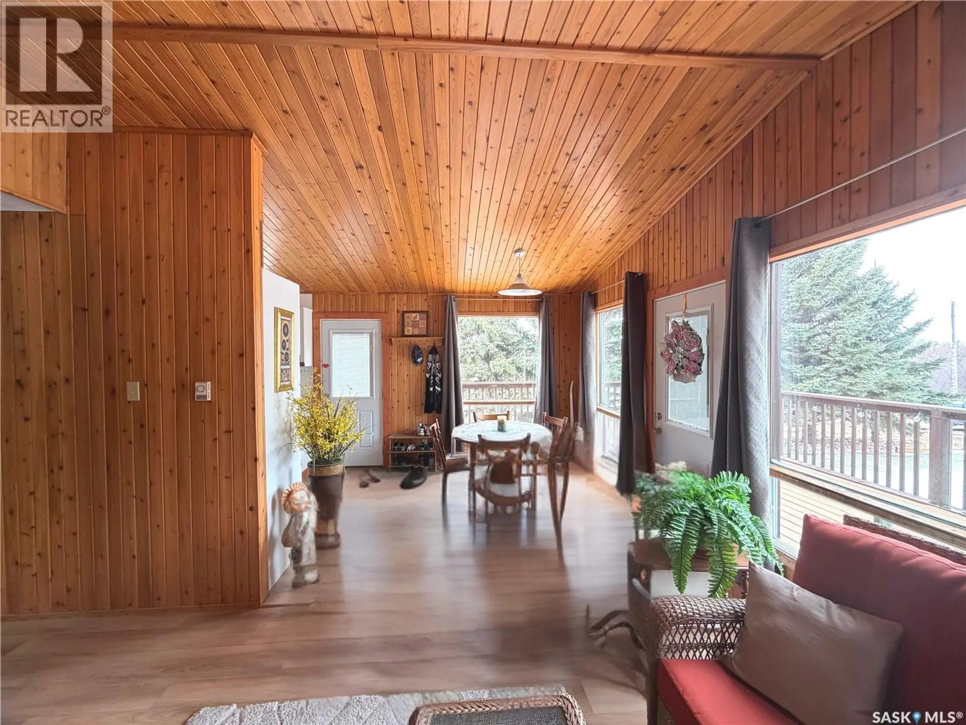517 Demaer Bay - Image 5