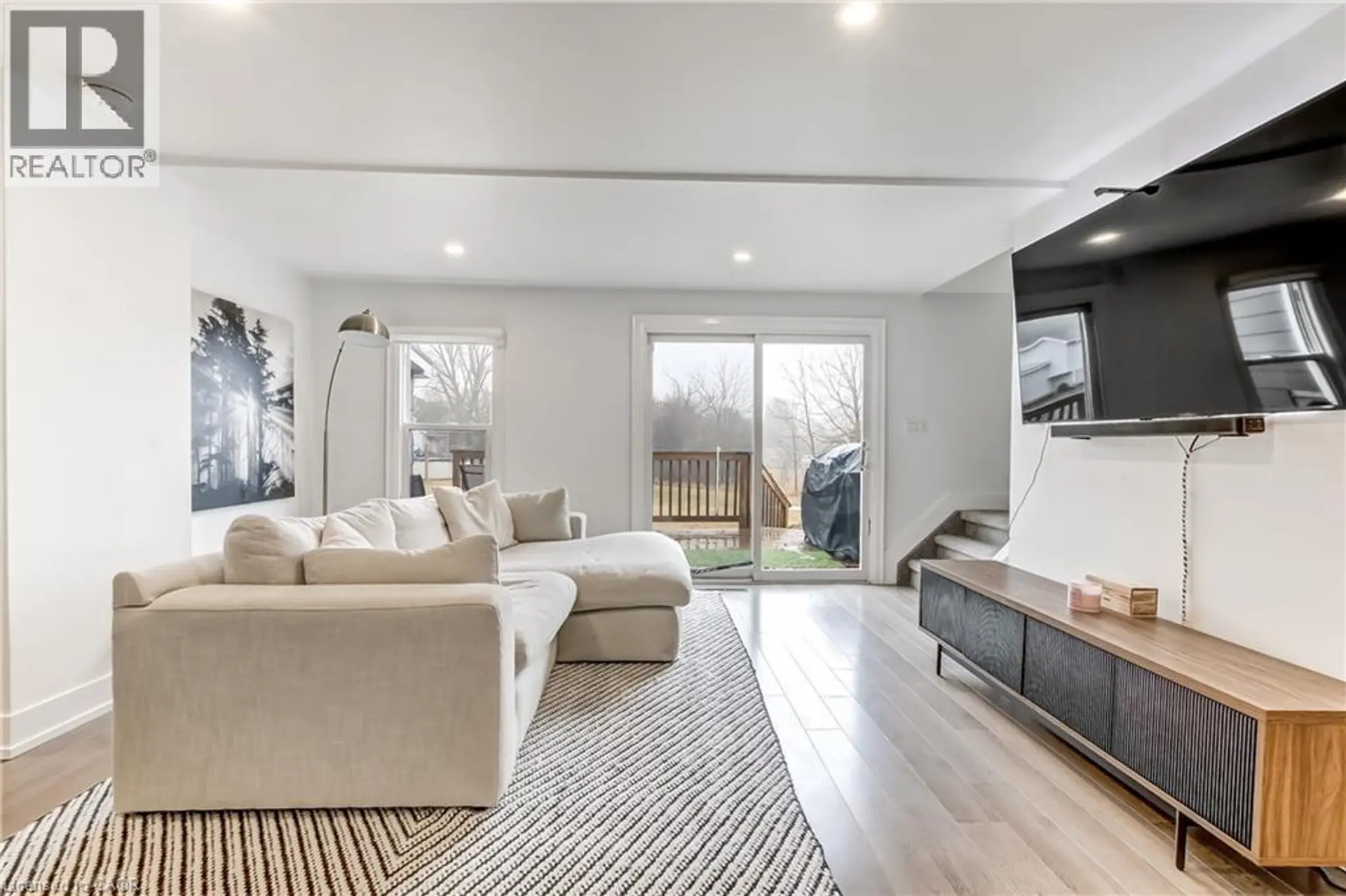 65 NORFOLK Street - Image 4