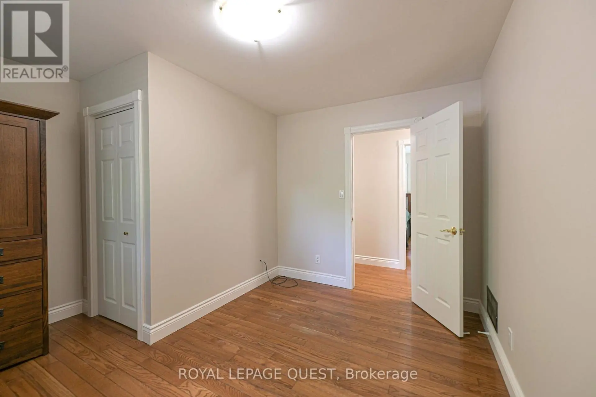 1046 SOUTHWOOD ROAD - Image 13