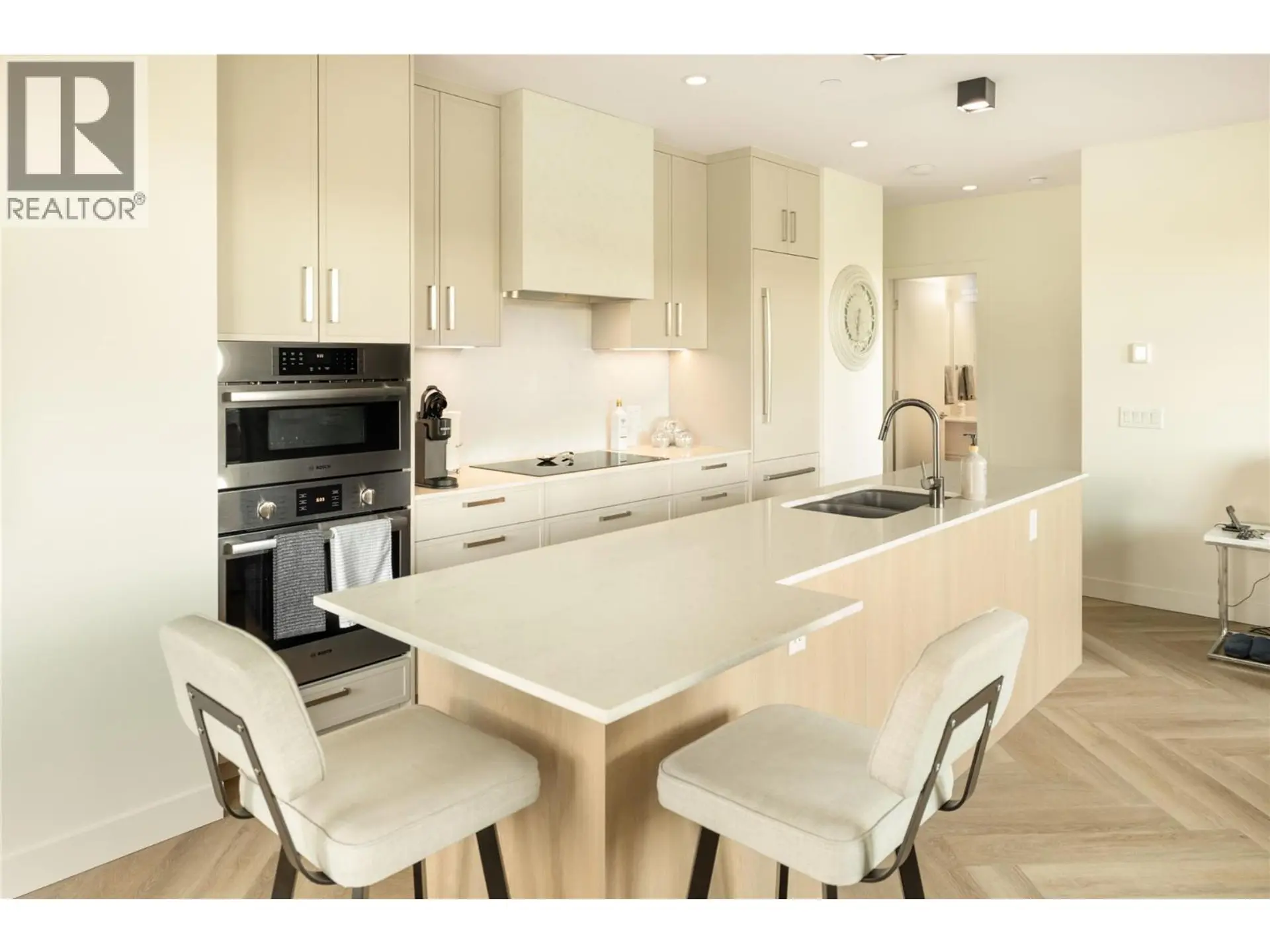Property at #411 3340 Lakeshore Road, Kelowna, BC