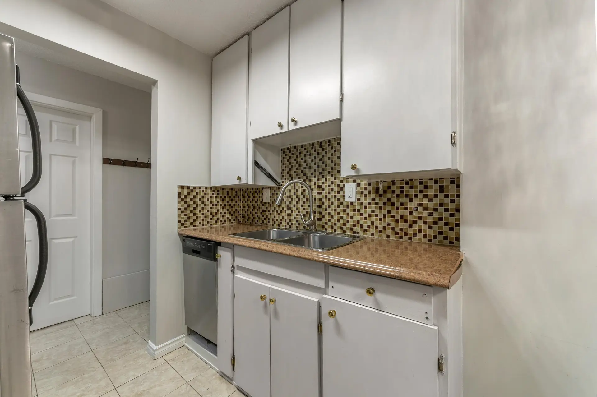 #103 2040 Cornwall Avenue - Image 5