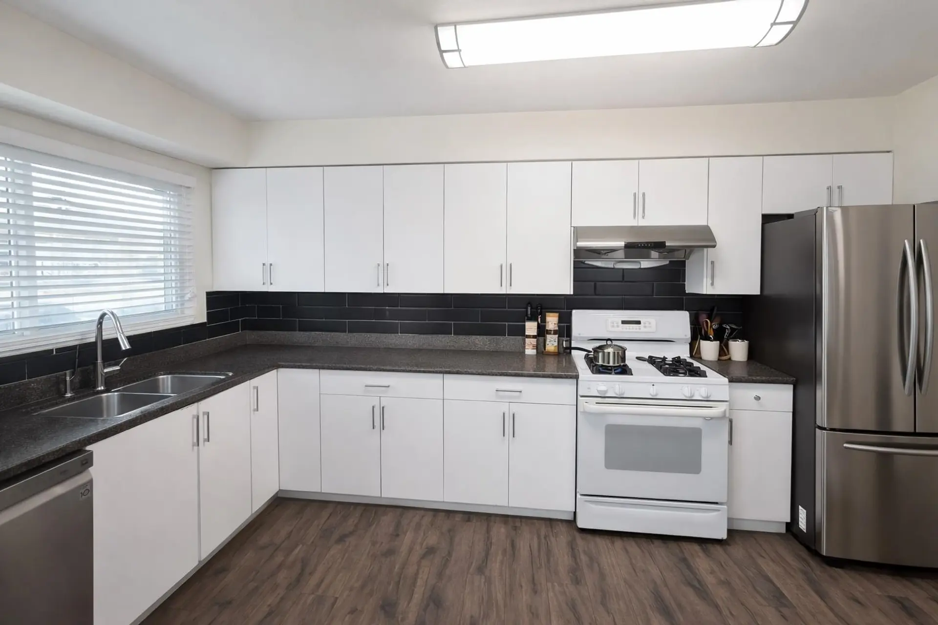 27964 Ledunne Avenue - Image 5