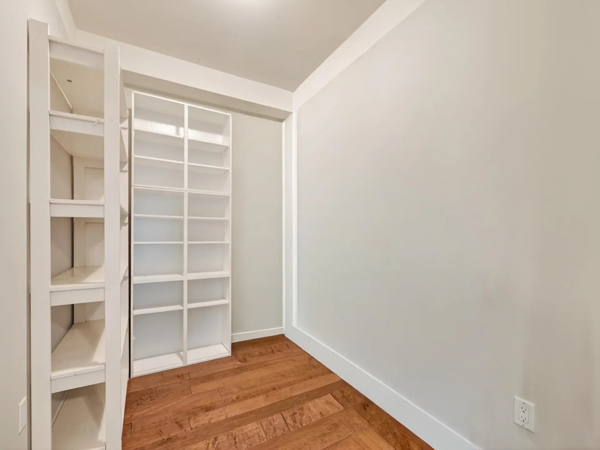 #302 4365 Hastings Street - Image 10