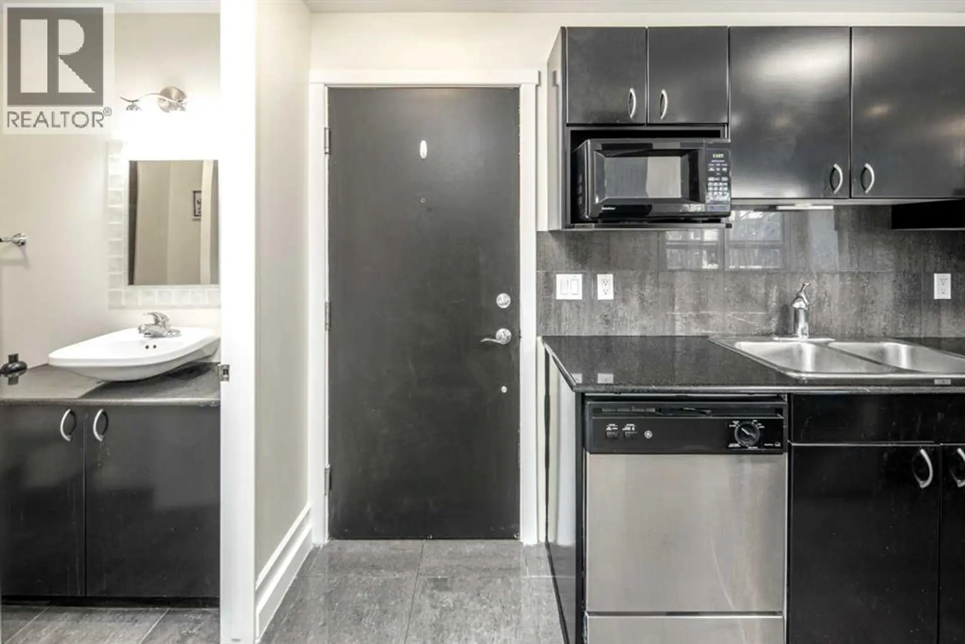 #204 706 15 Avenue SW - Image 2