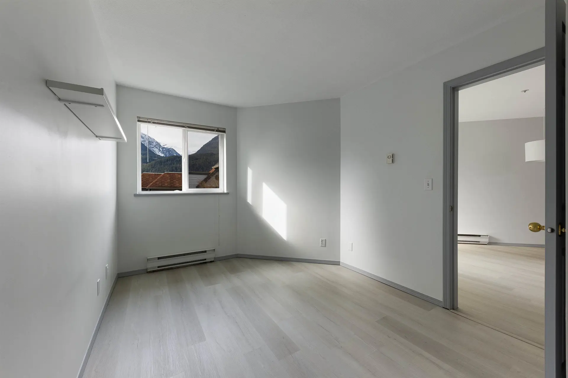 #E309 40180 Willow Crescent - Image 15