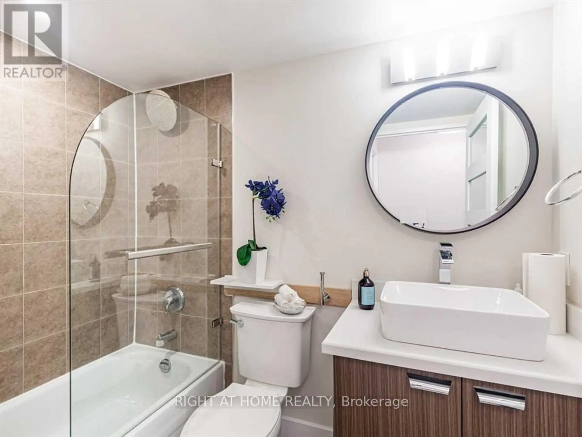 #215 555 WILSON HTS BOULEVARD - Image 16