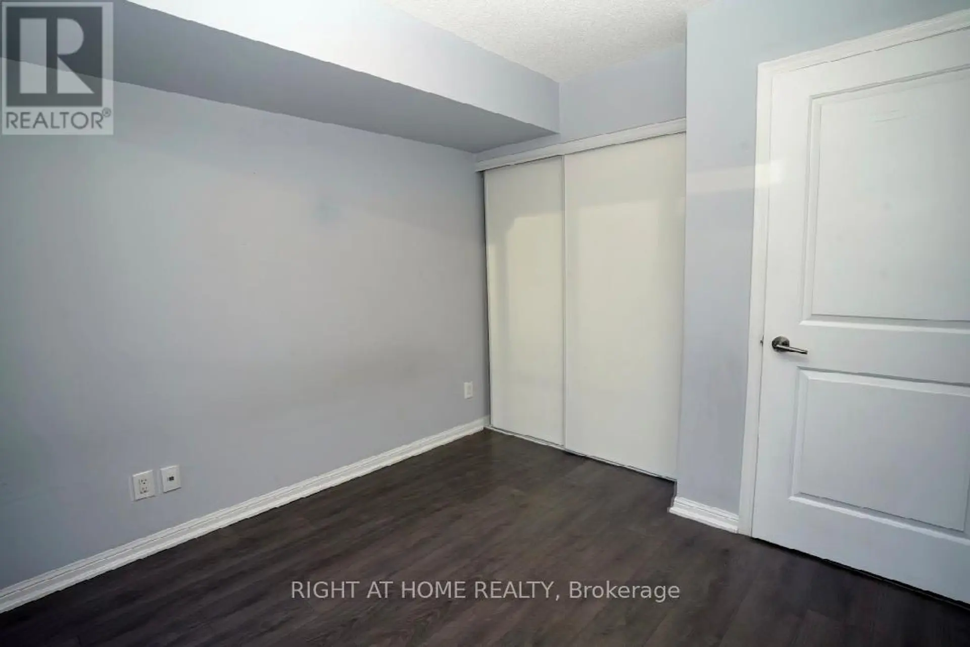 #706 35 BASTION STREET - Image 15