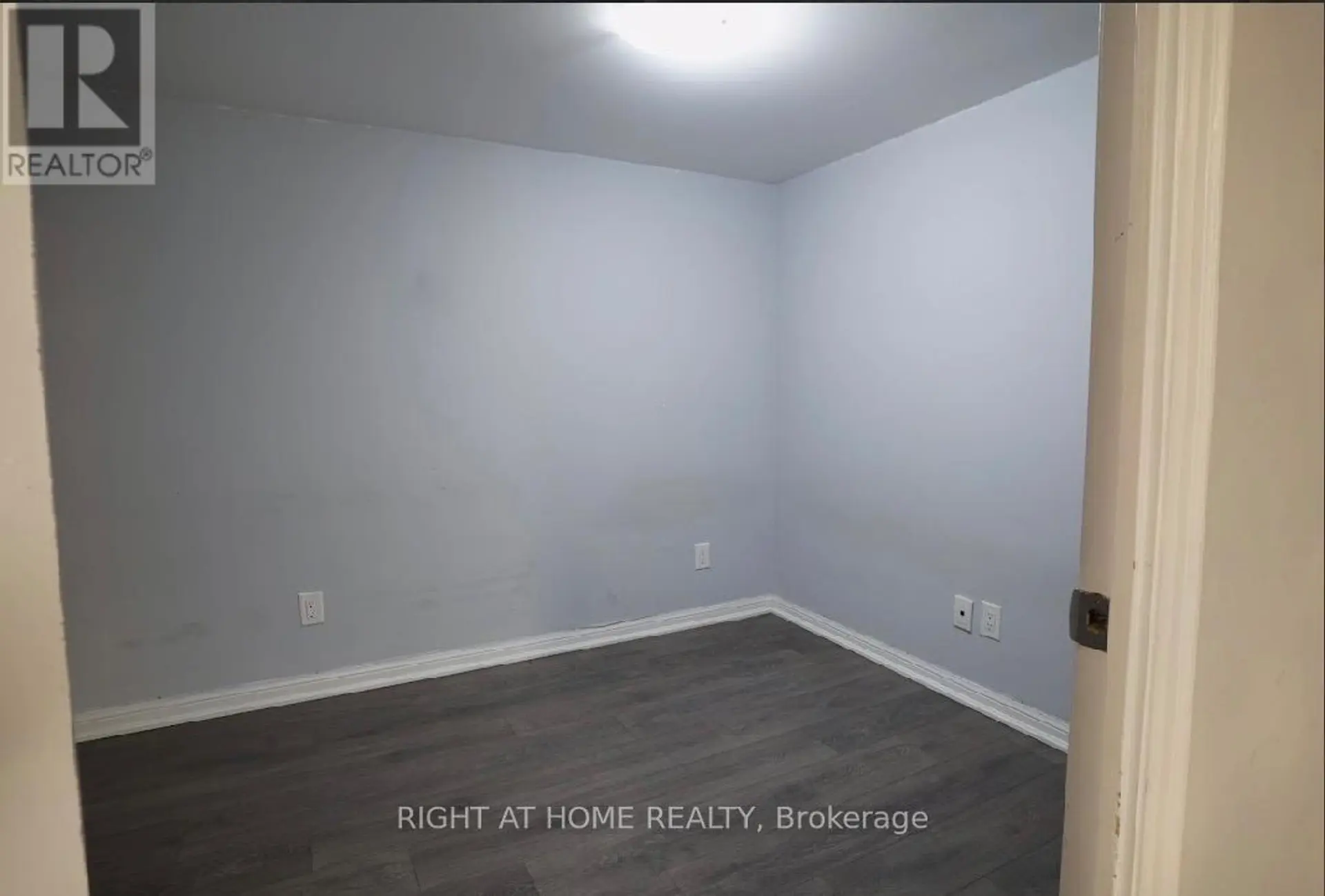 #706 35 BASTION STREET - Image 13