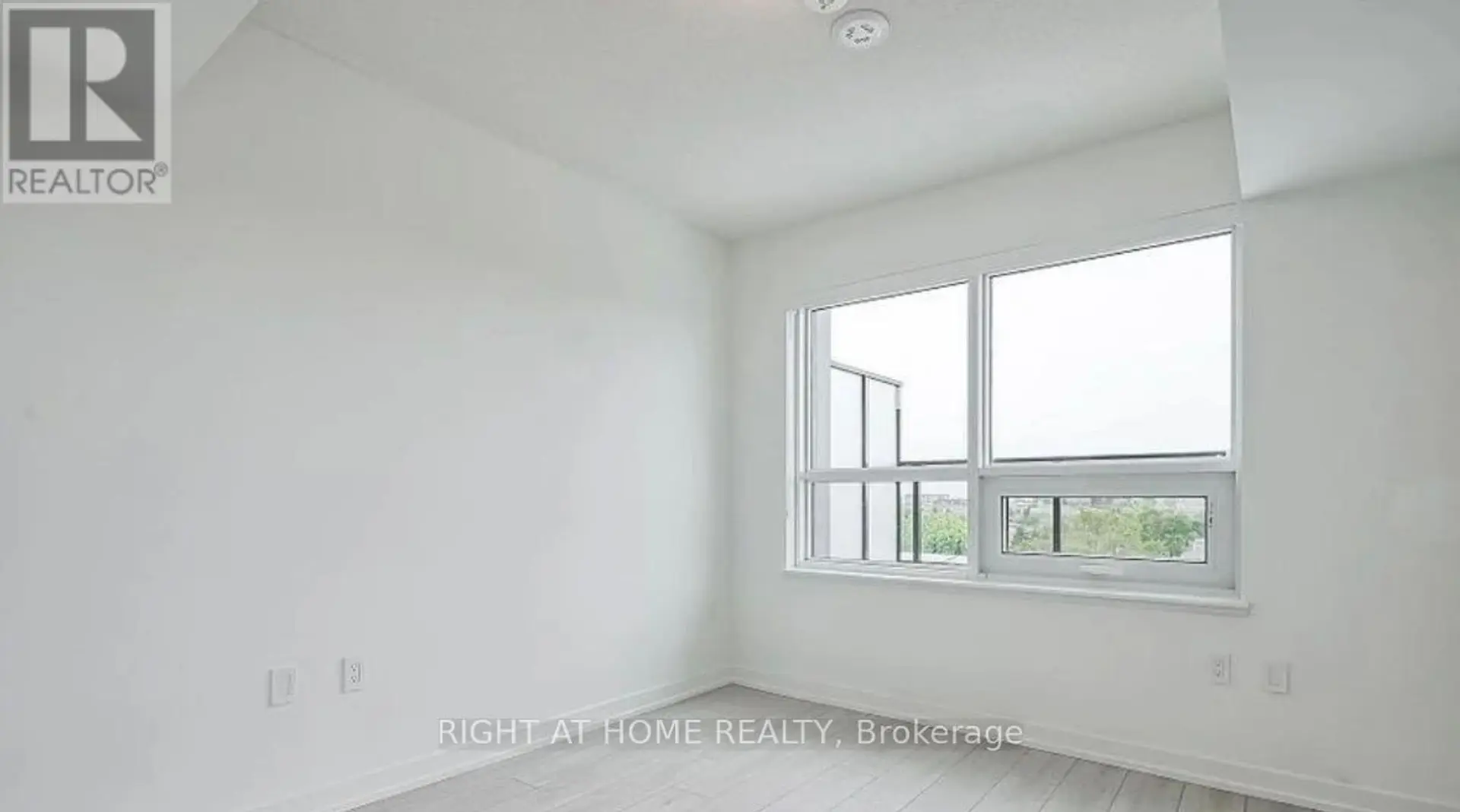 #521 556 MARLEE AVENUE - Image 4