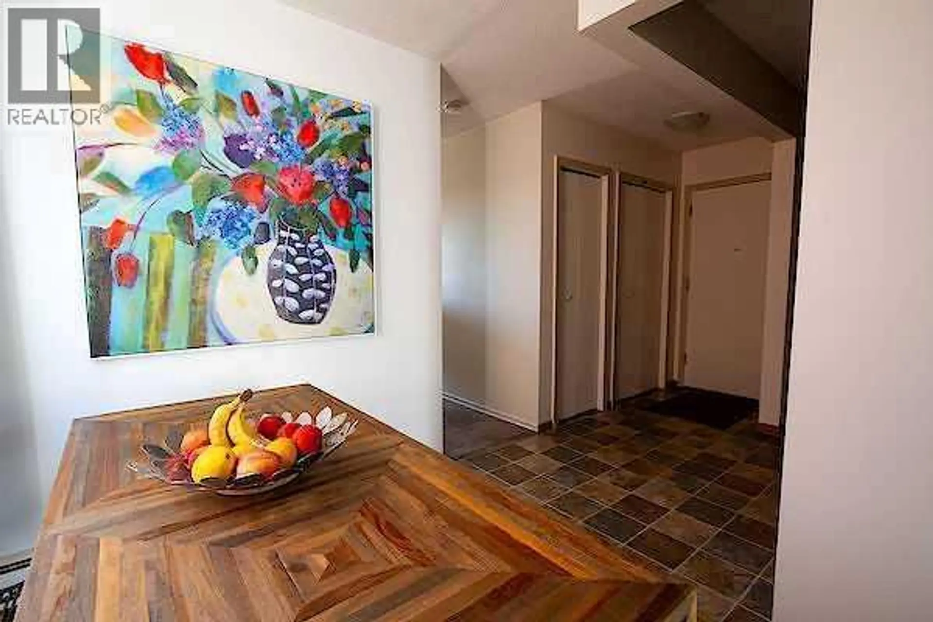 655 4 AV  NE - Image 4