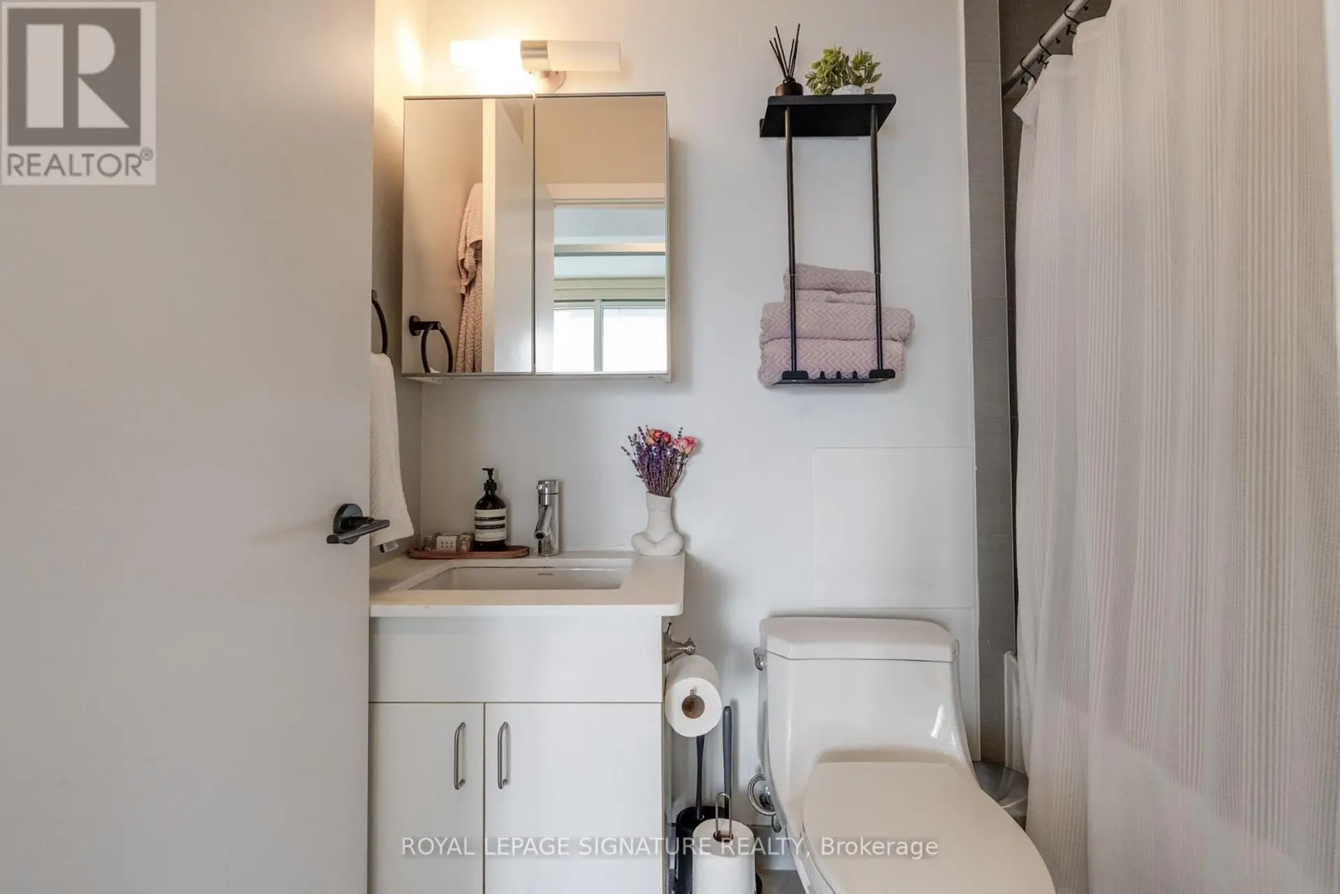 #2503 426 UNIVERSITY AVENUE - Image 12