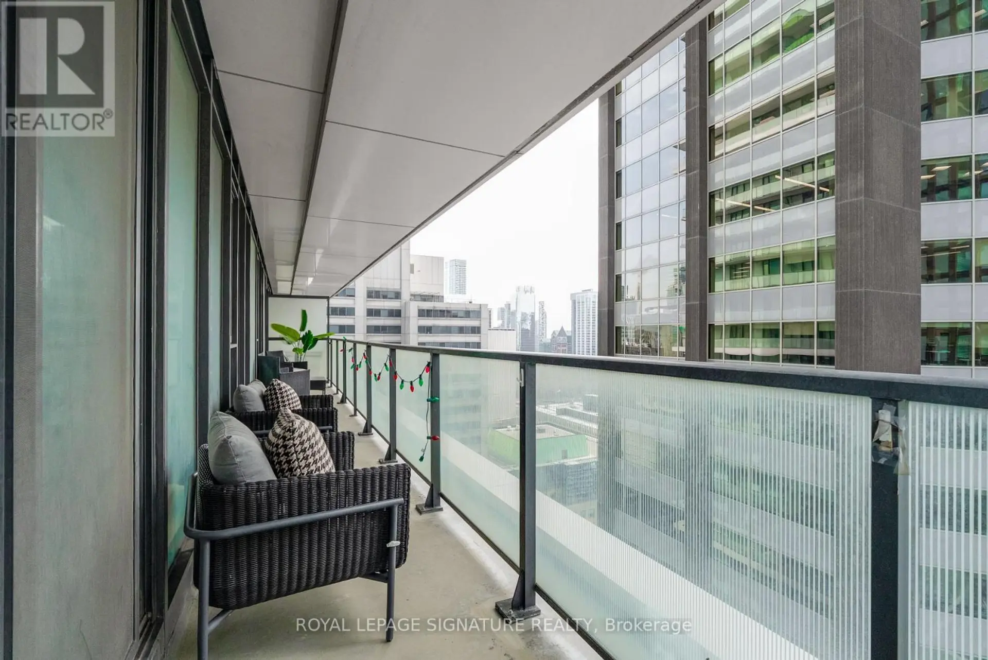 #2503 426 UNIVERSITY AVENUE - Image 16
