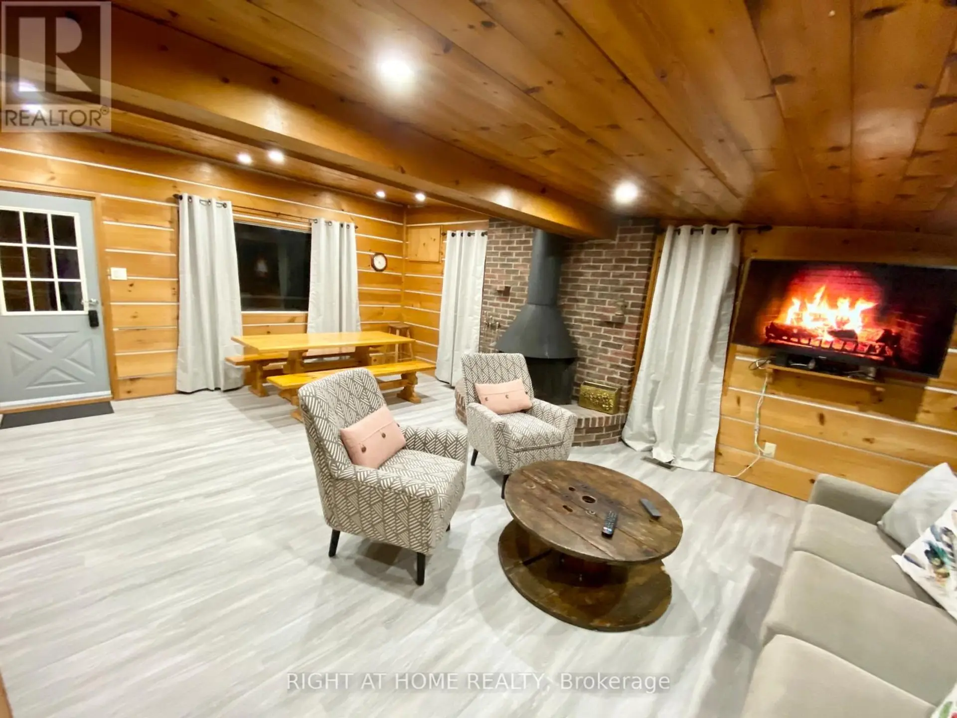 108 SETTLERS WAY - Image 2