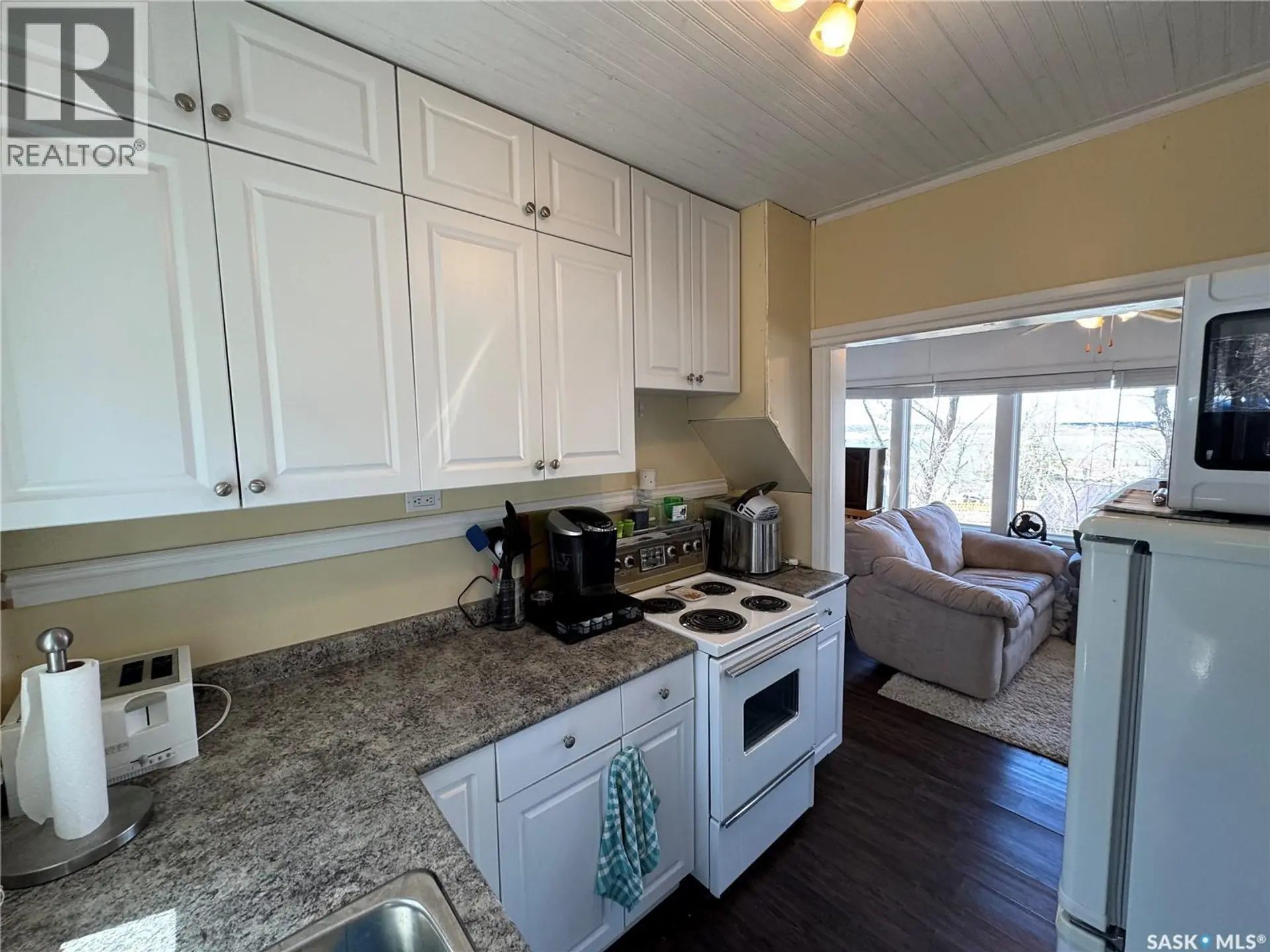 459 8TH STREET E - Image 6
