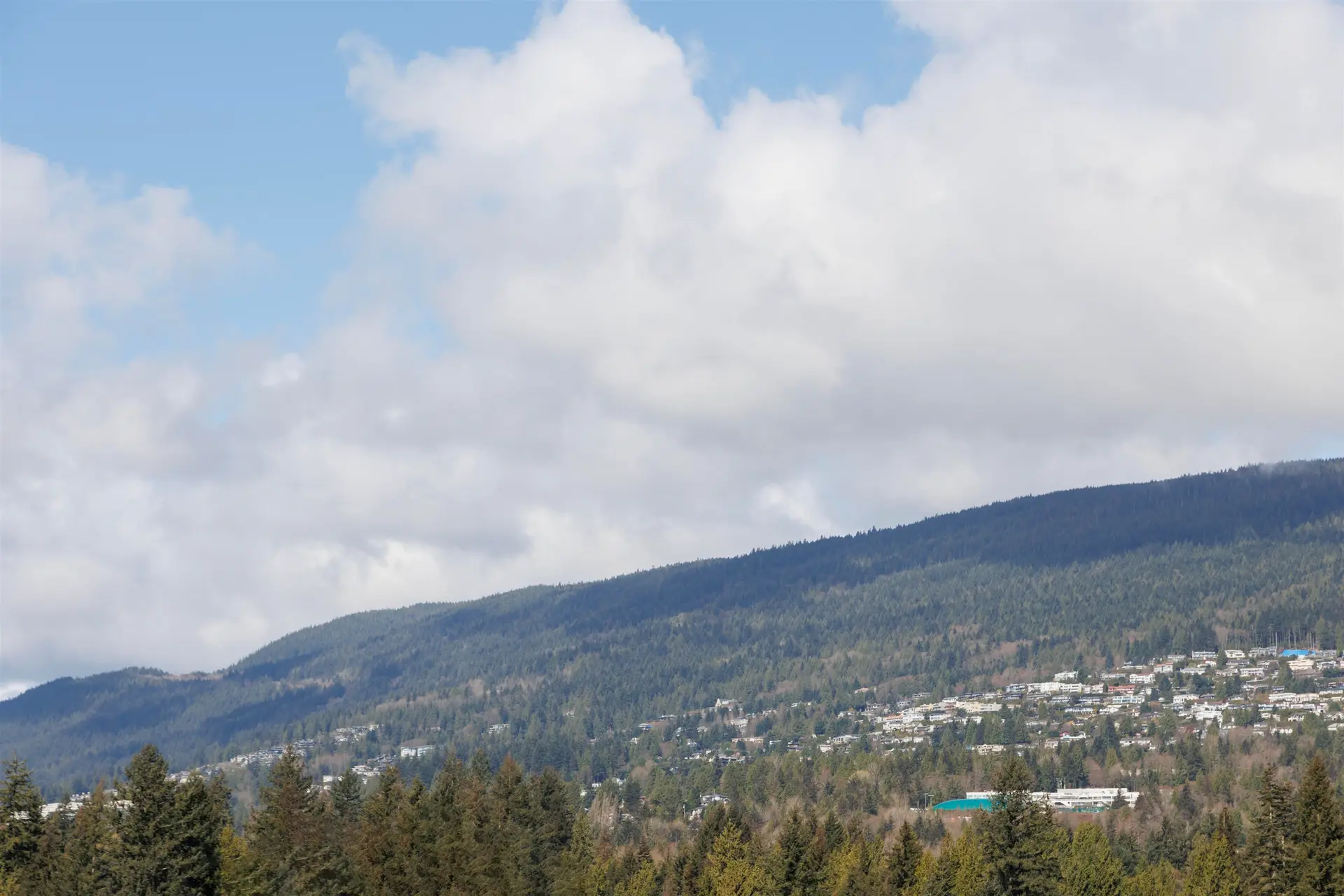 #1001 2012 Fullerton Avenue - Image 3