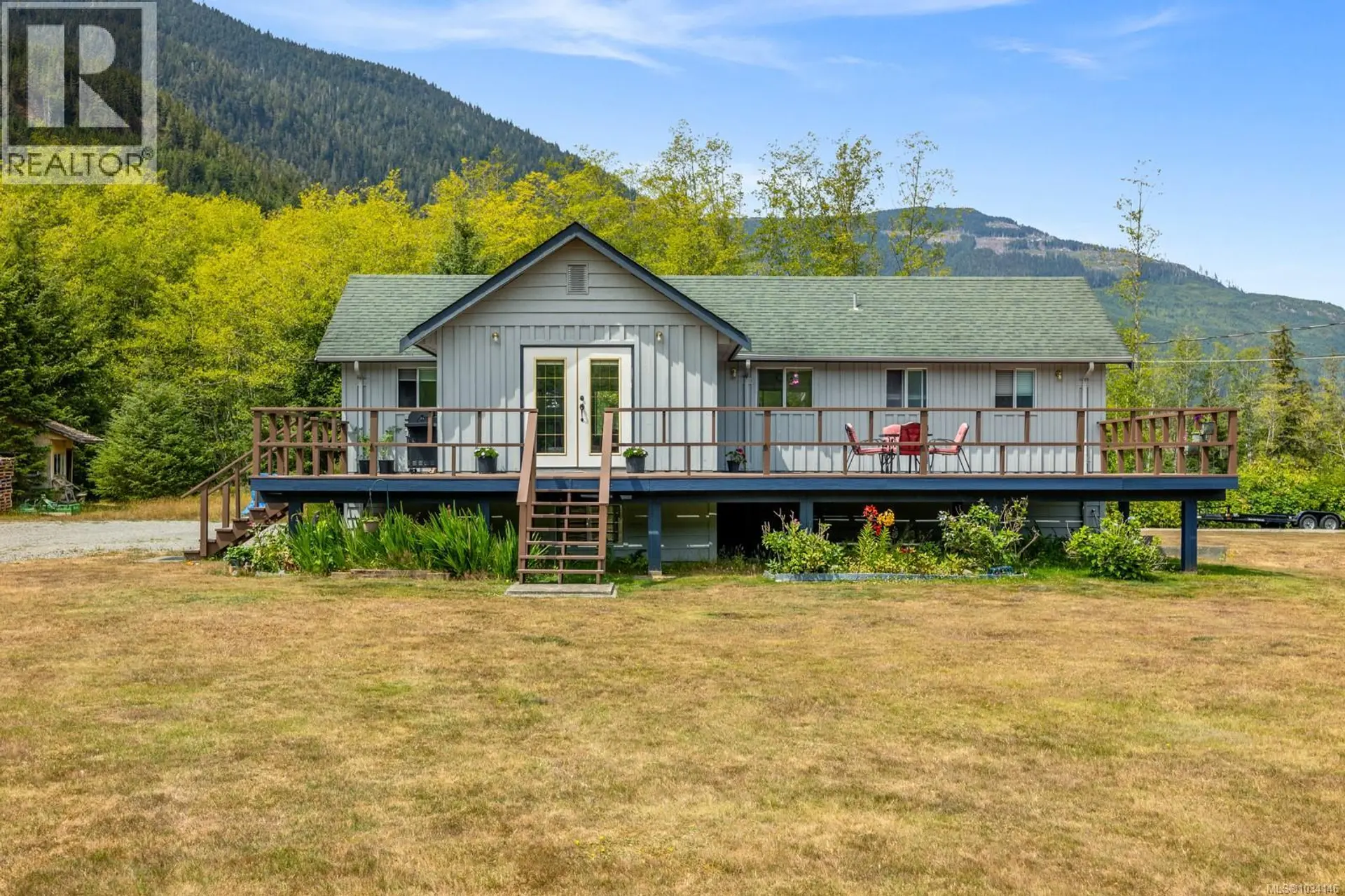 Property at 843 Sayward Rd, Sayward, BC