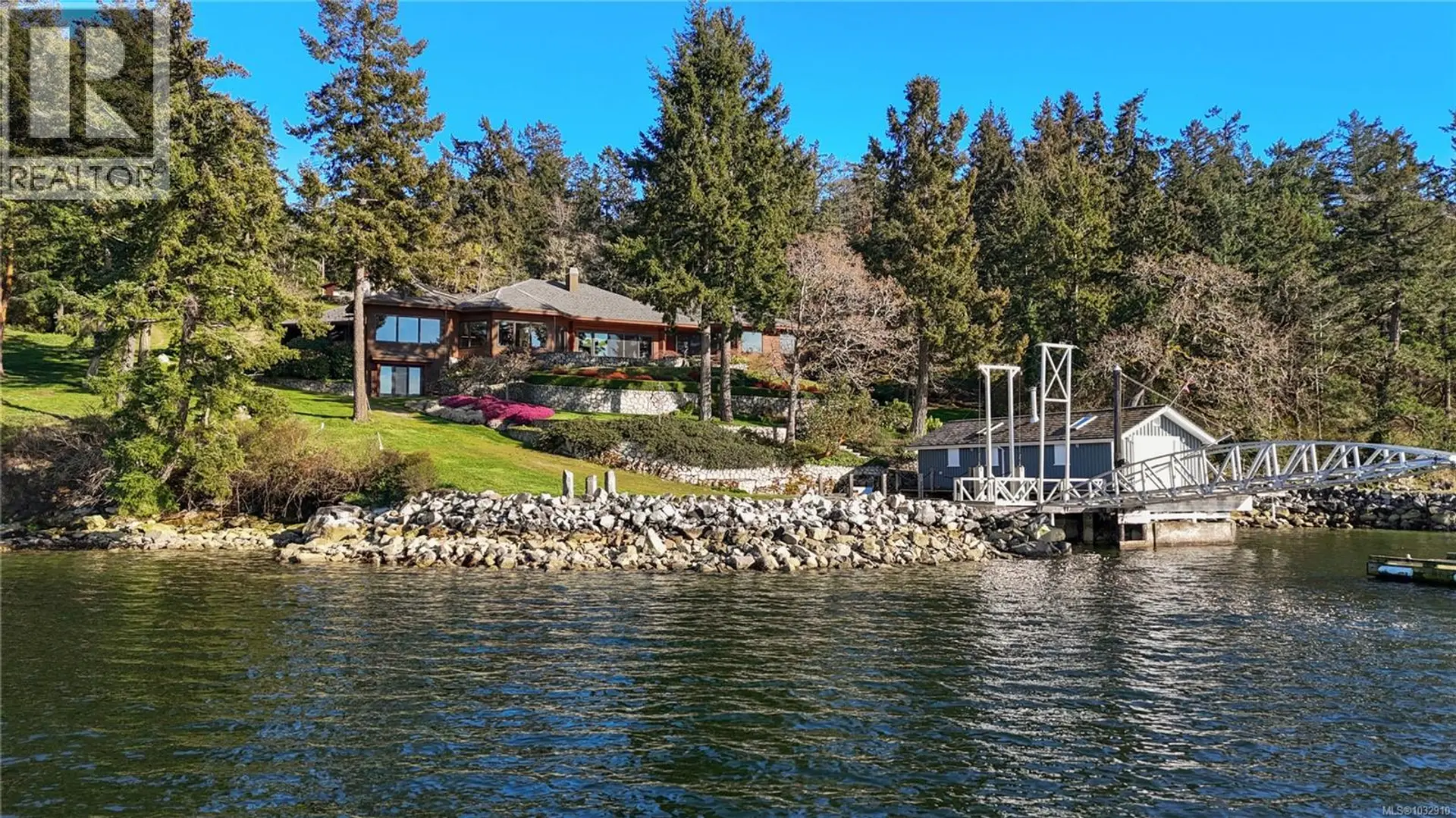 Property at 8440 Lawrence Rd, Central Saanich, BC
