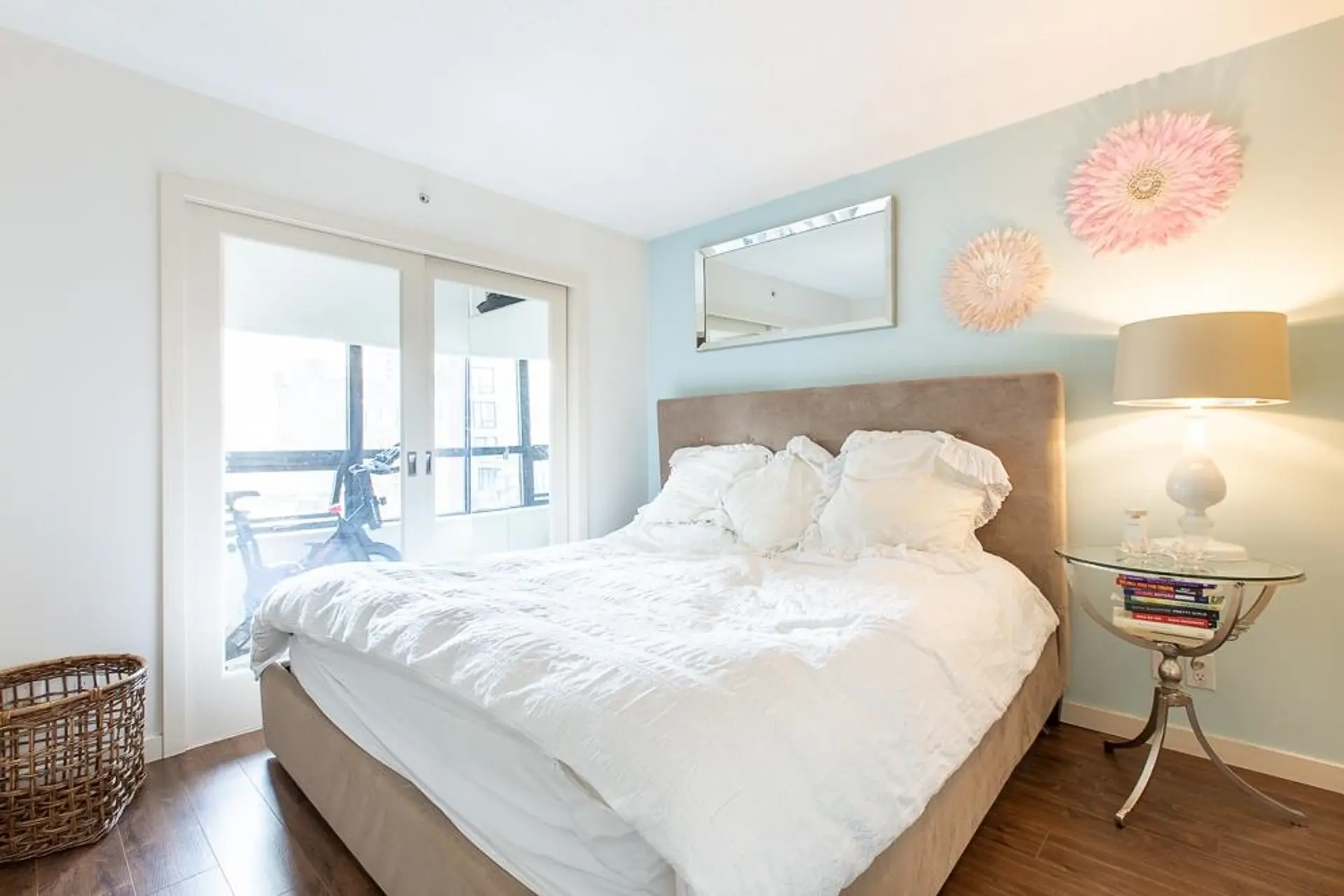 #406 909 Mainland Street - Image 4