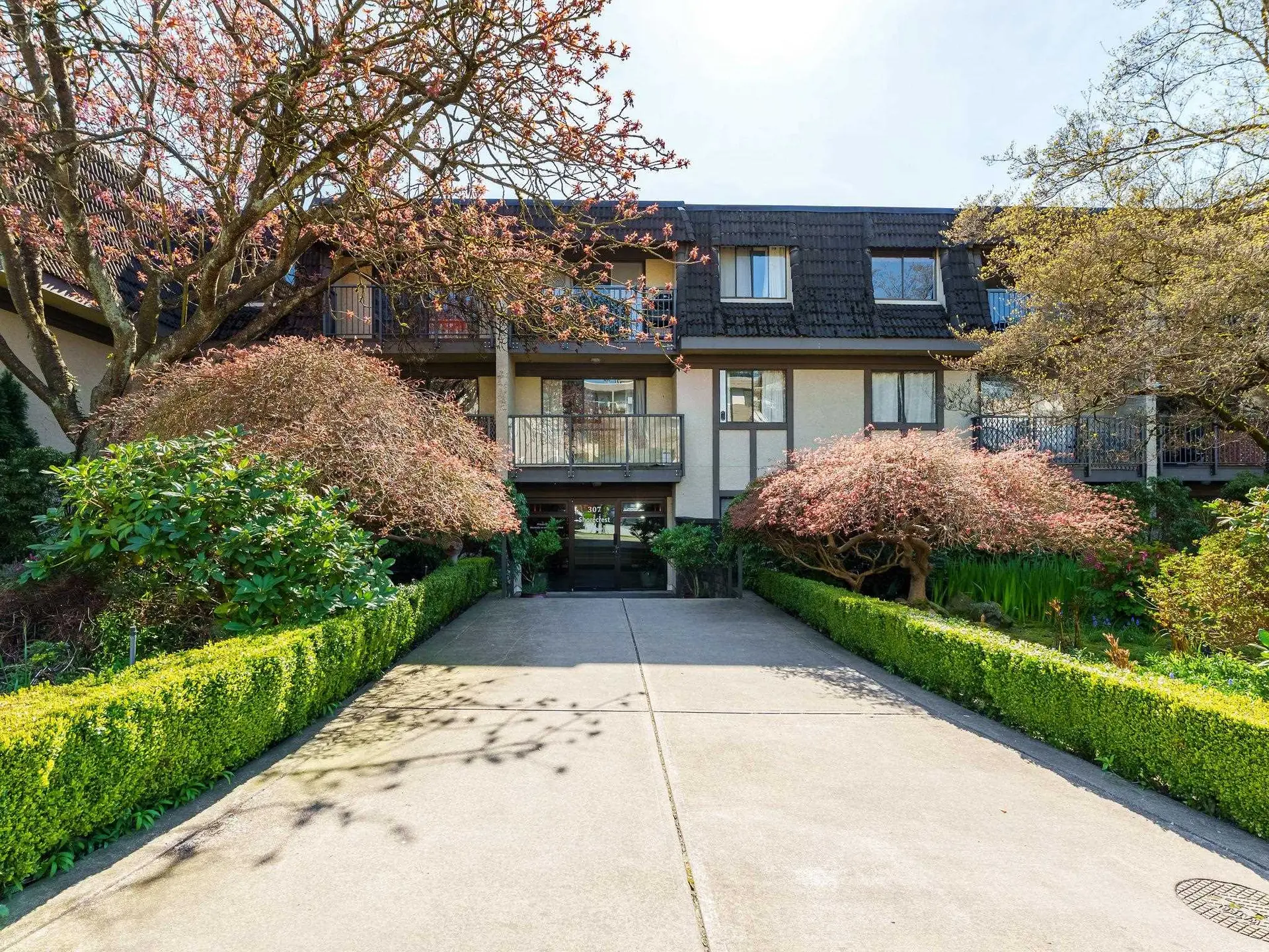 Property at #105 307 W 2nd Street, North Vancouver, BC