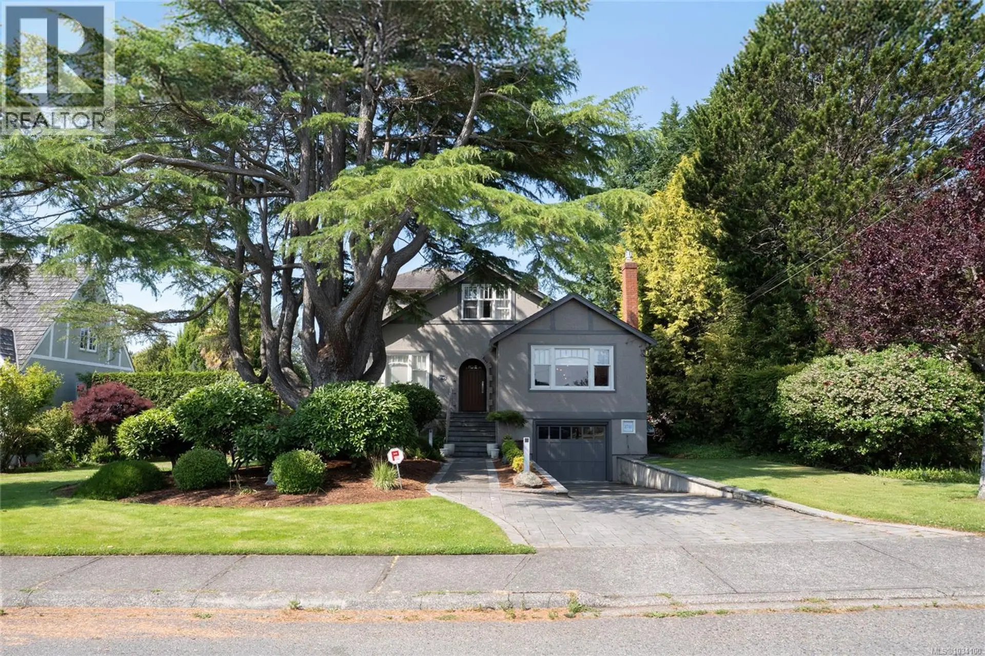 Property at 2741 Dufferin Ave, Oak Bay, BC