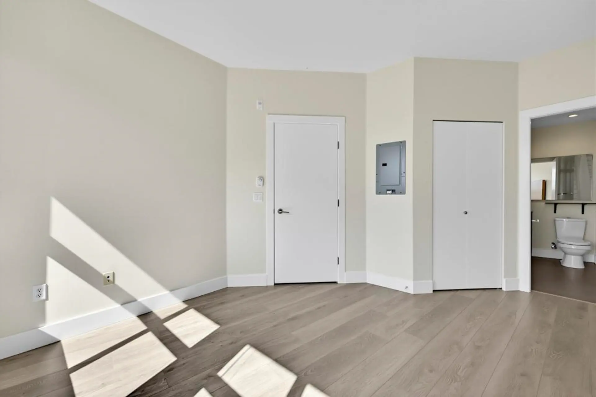 #426 5928 Birney Avenue - Image 13