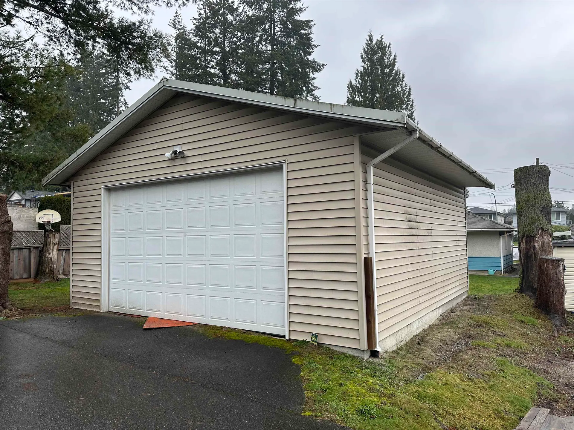 3741 Coast Meridian Road - Image 5