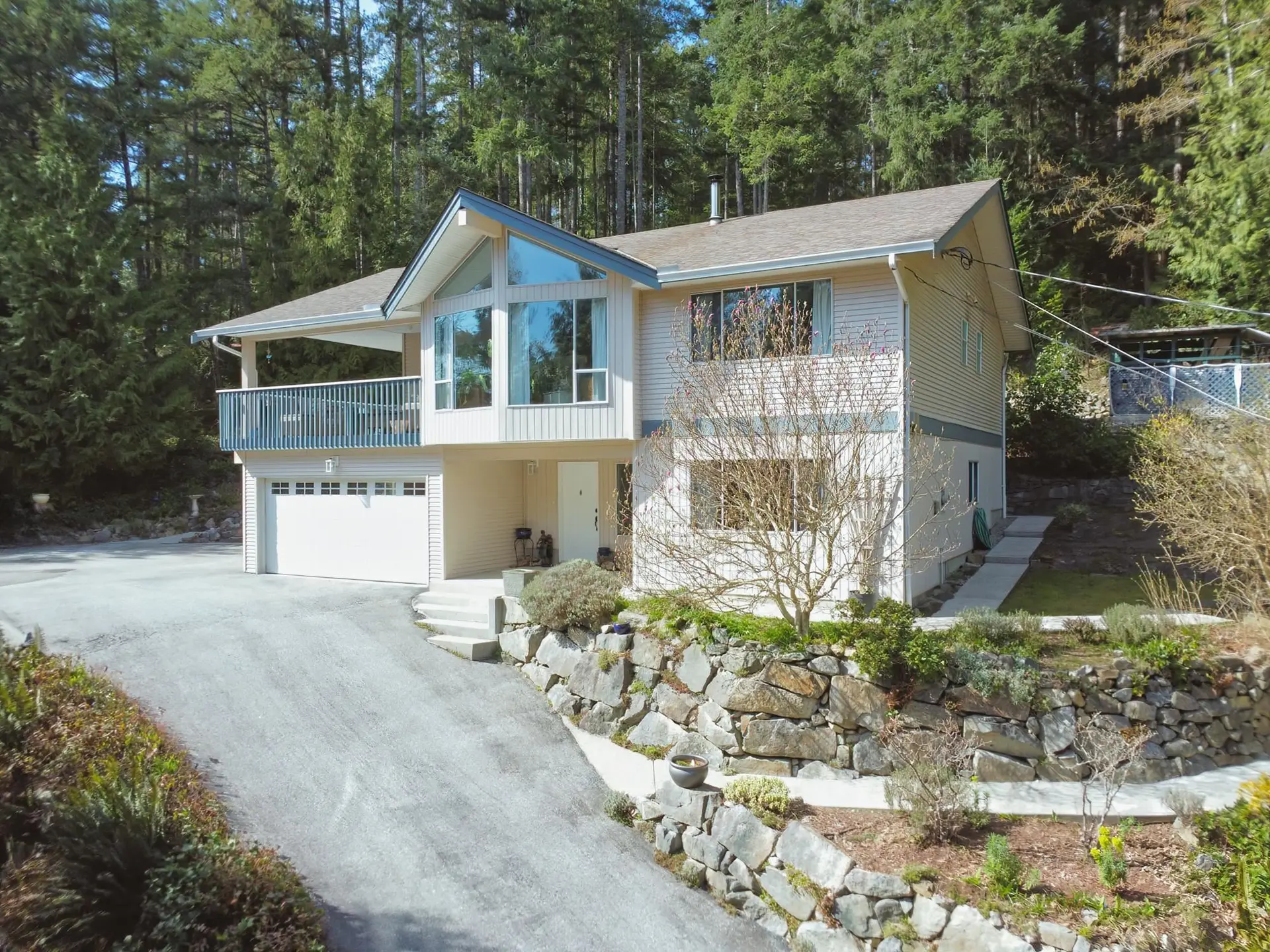 Property at 5549 Sans Souci Road, Halfmoon Bay, BC