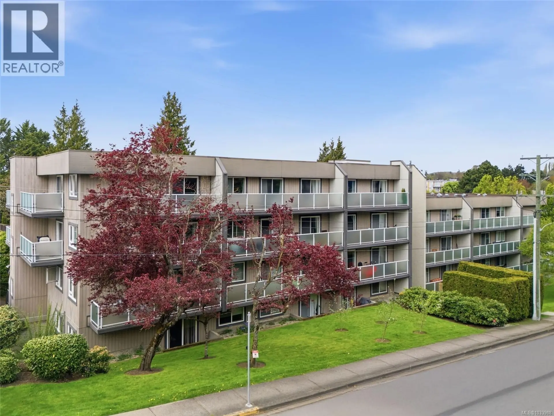 Property at #401 3252 Glasgow Ave, Saanich, BC