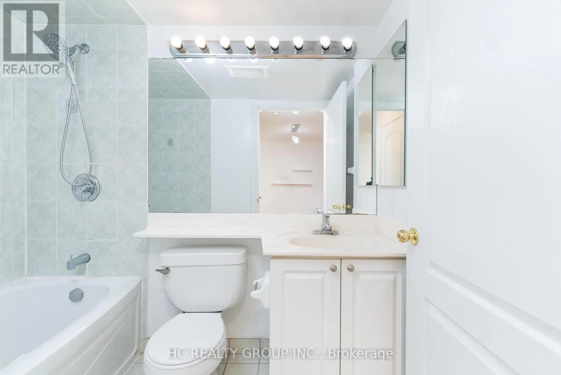 #1008 18 SOMMERSET WAY - Image 12