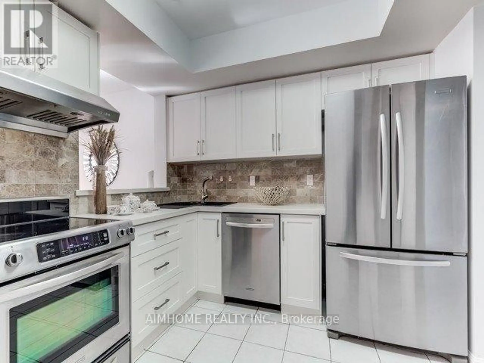 #1530 28 SOMMERSET WAY - Image 8