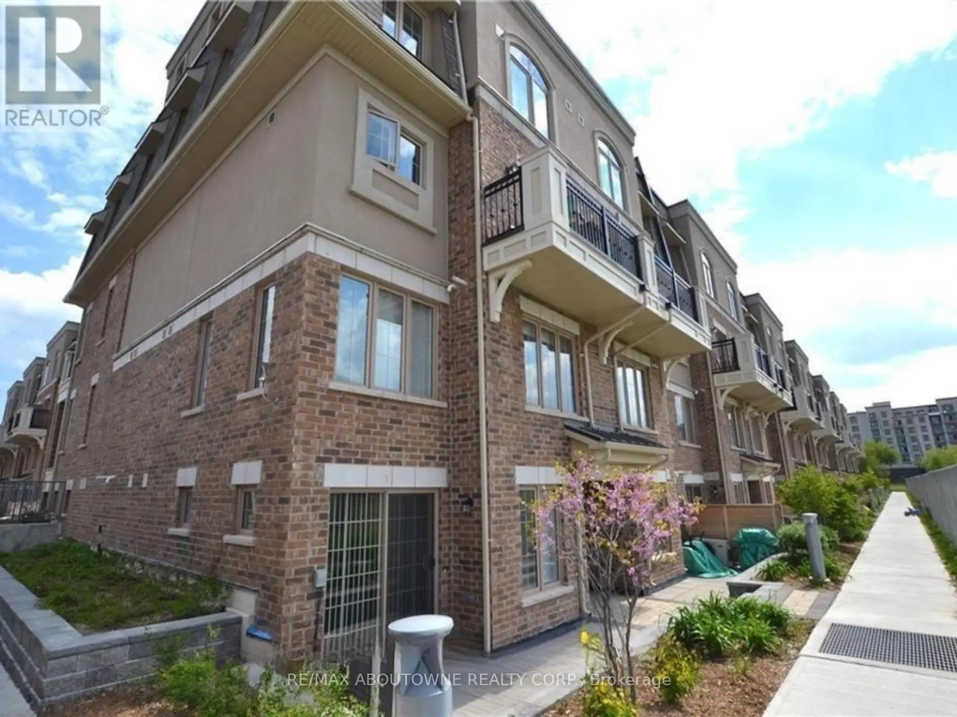 #1 2441 GREENWICH DRIVE - Image 2